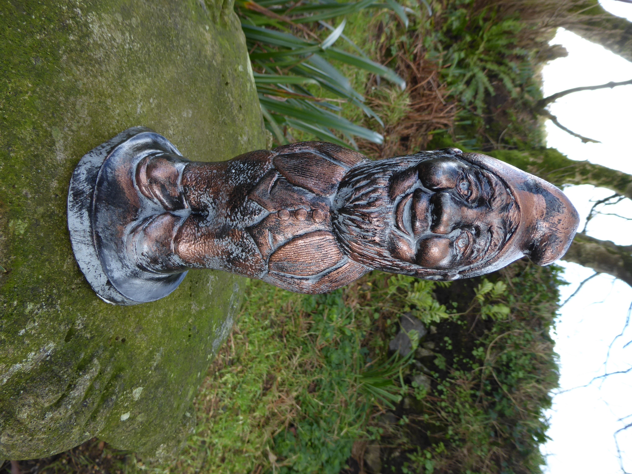 Aged Bronze Effect Hand Painted Garden Gnome Hand Crafted Cast Stone Dwarf Garden Ornament 23cm tall