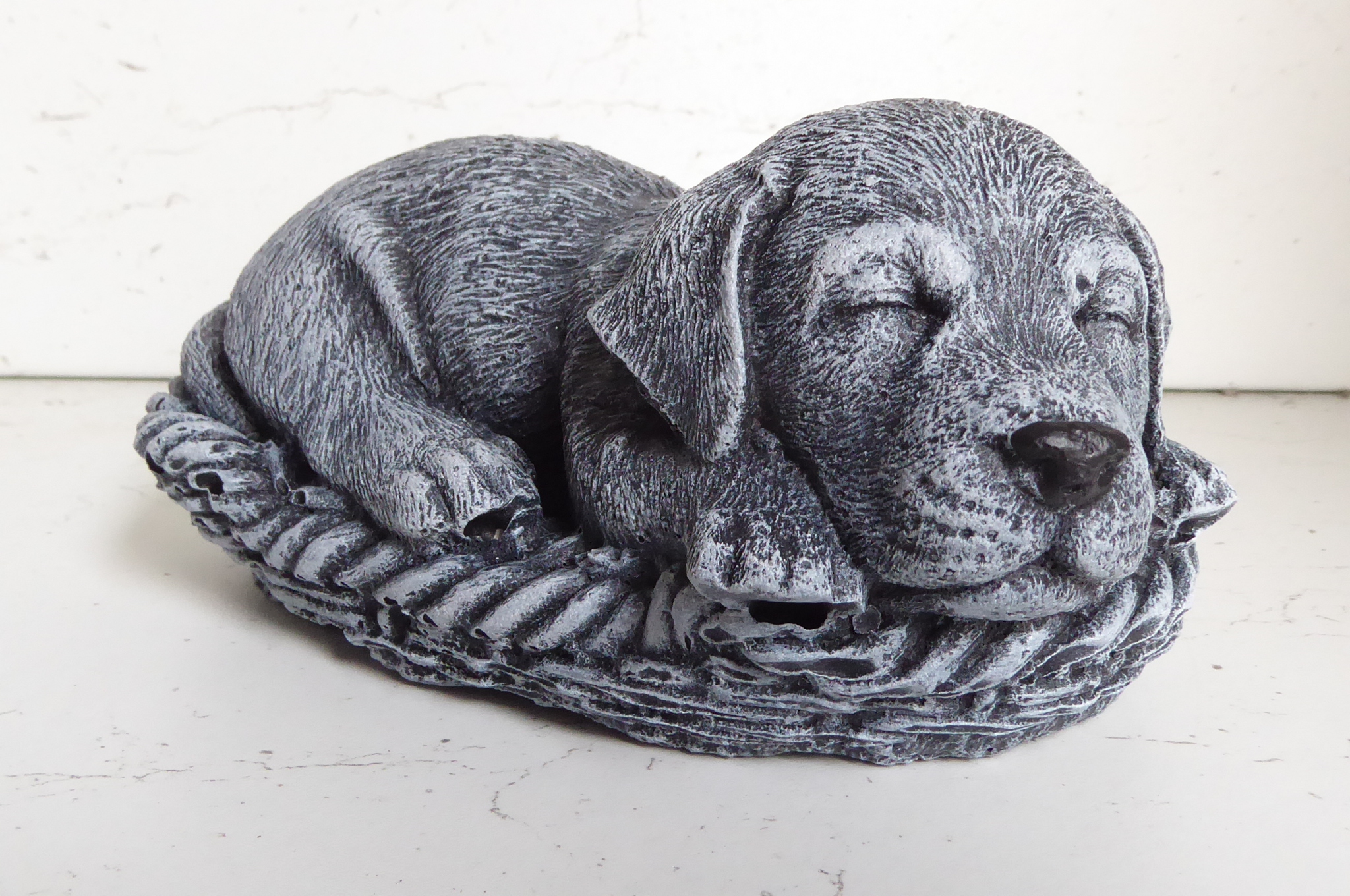 Handcrafted Cute Labrador in Basket Cast Stone Garden Ornament Aged Effect 15cm