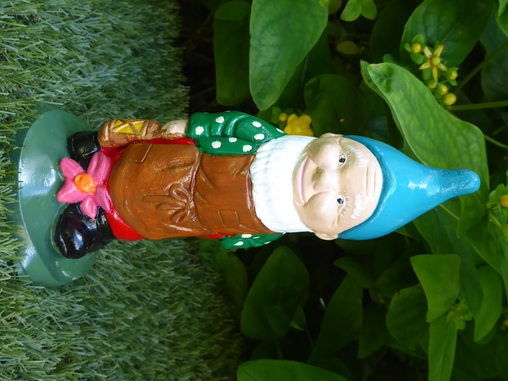 Handcrafted Garden Gnome with copper coloured lantern 20cm tall Cast Stone (concrete) Dwarf Garden O