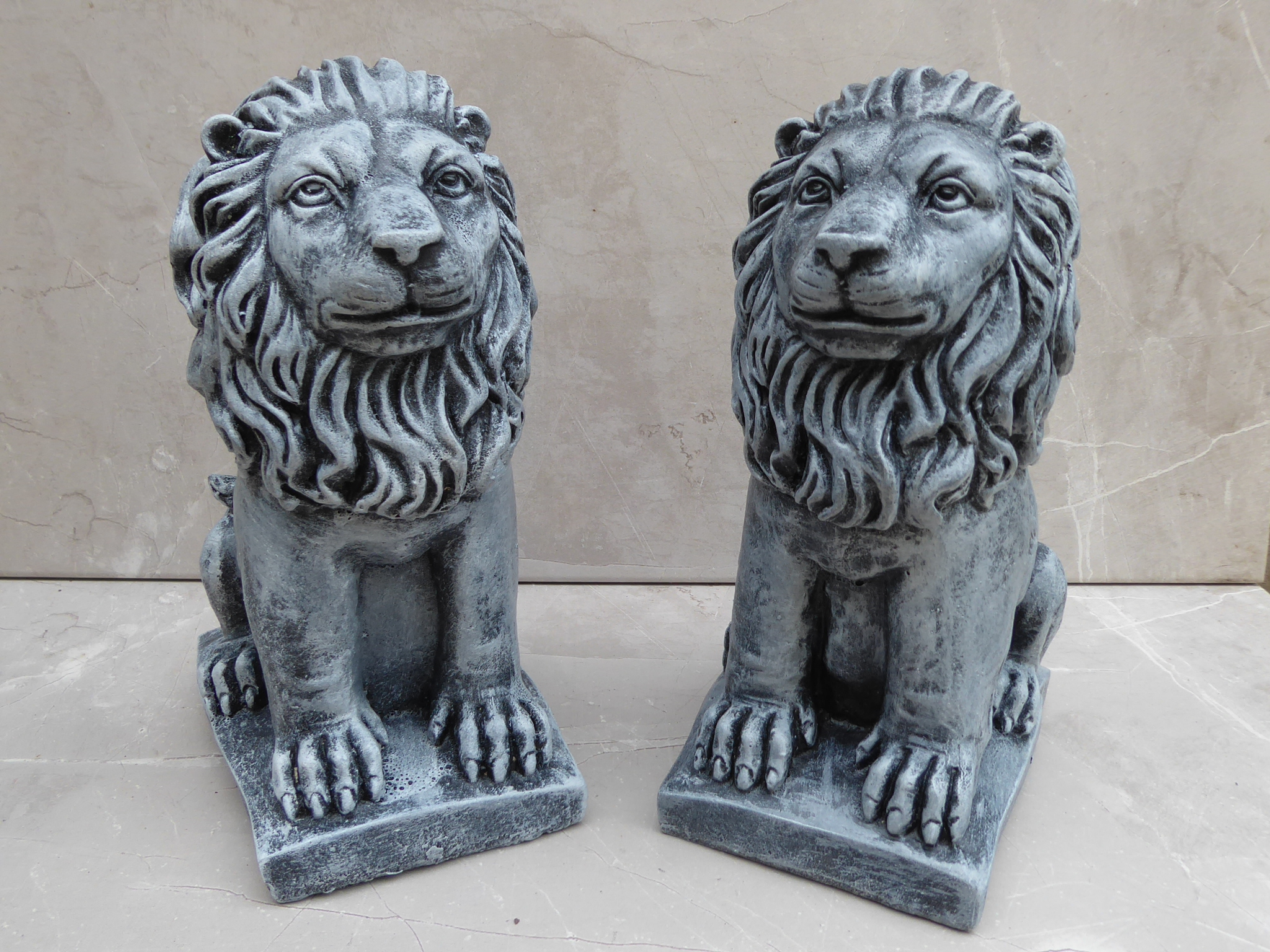Regal Pair of Cast Stone Sitting Lions Garden Ornaments Garden Statues 20cm Tall