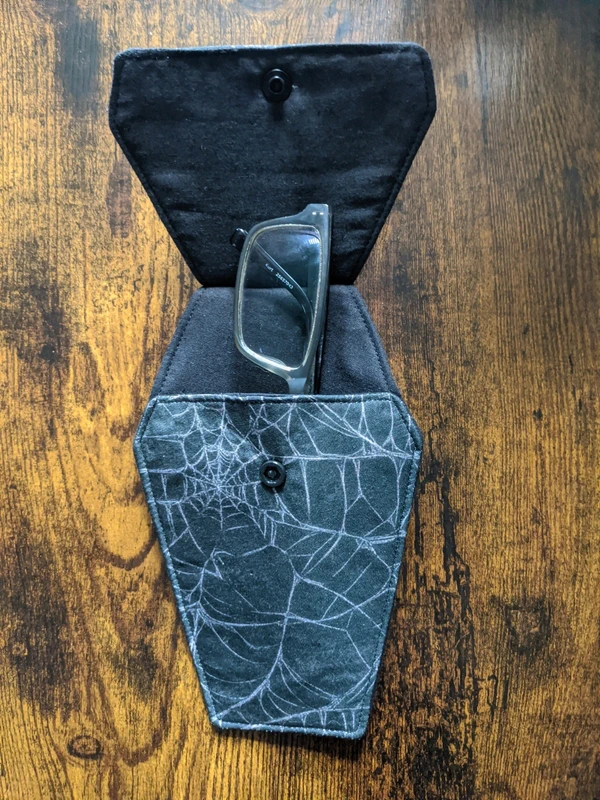 Pen / glasses / makeup holder - Web