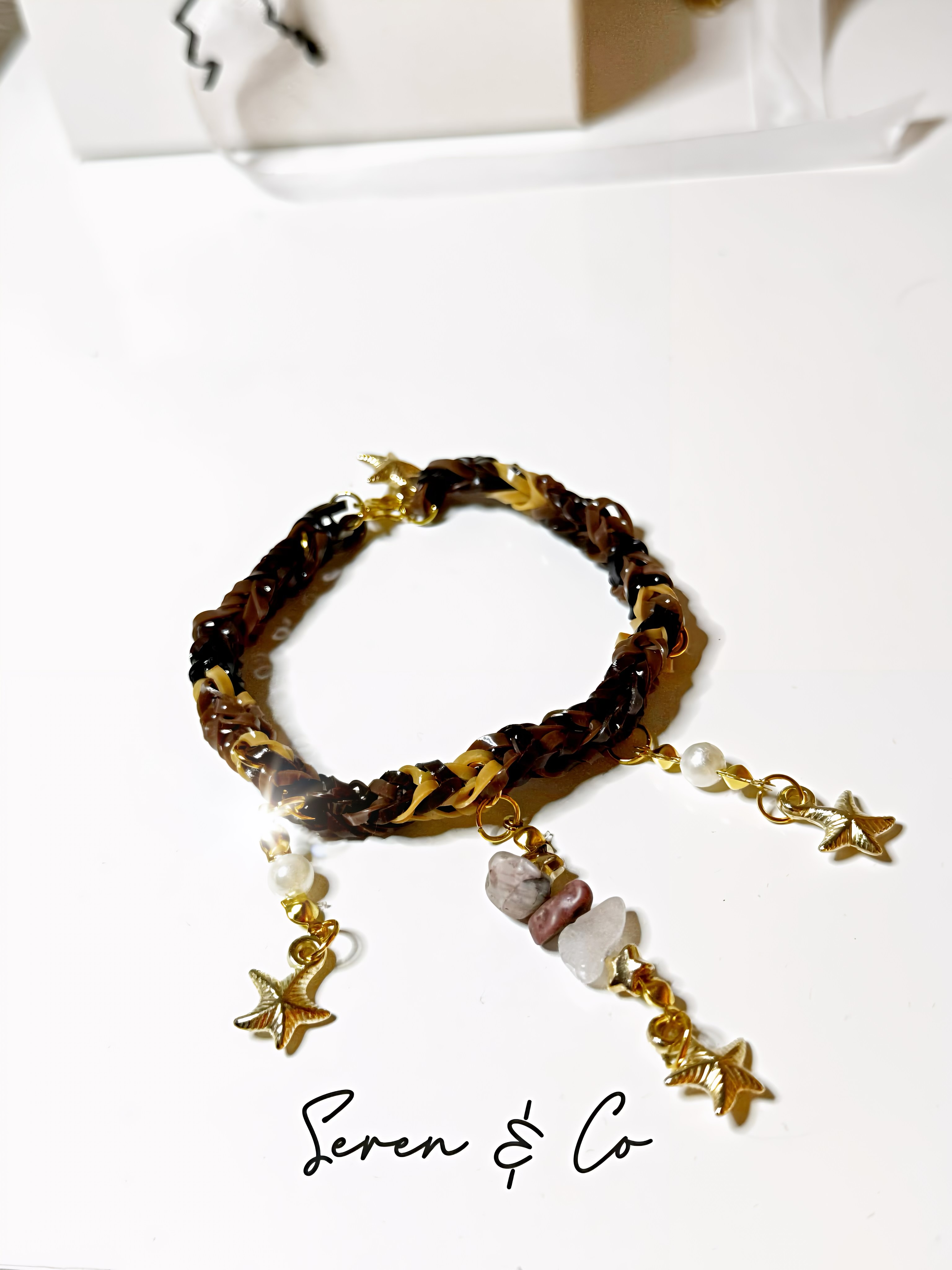 The Ocean Treasure Bracelet (Agate, Mahogany obsidian & Quartz)