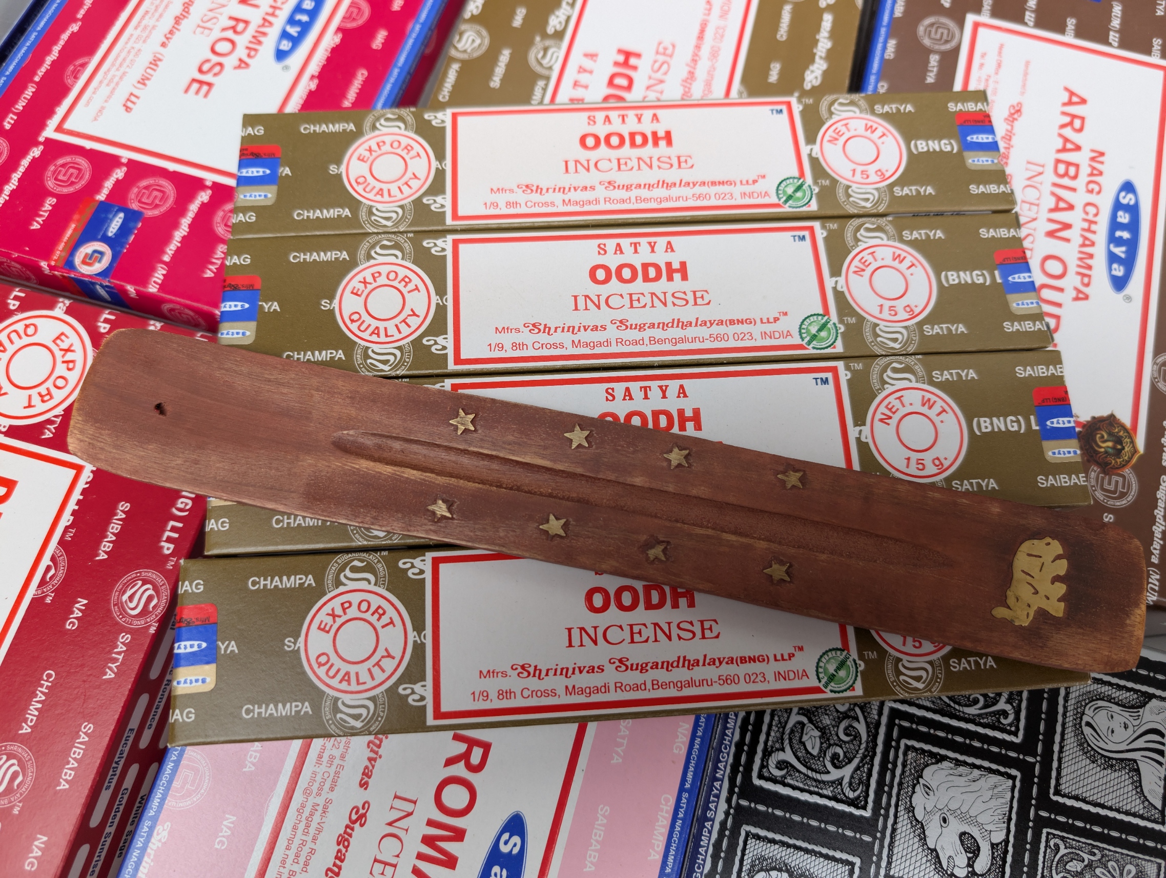 4 Packs of Satya 15g Oodh Incense plus 1 holder