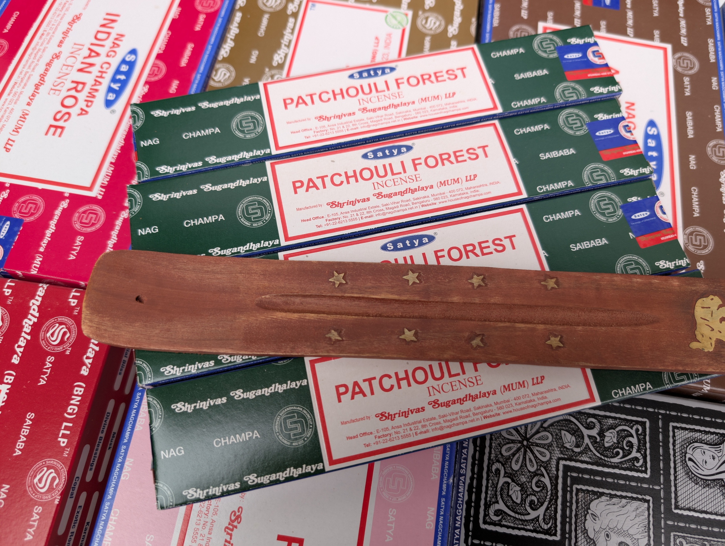 4 Packs of Satya 15g Patchouli Forrest Incense plus 1 holder