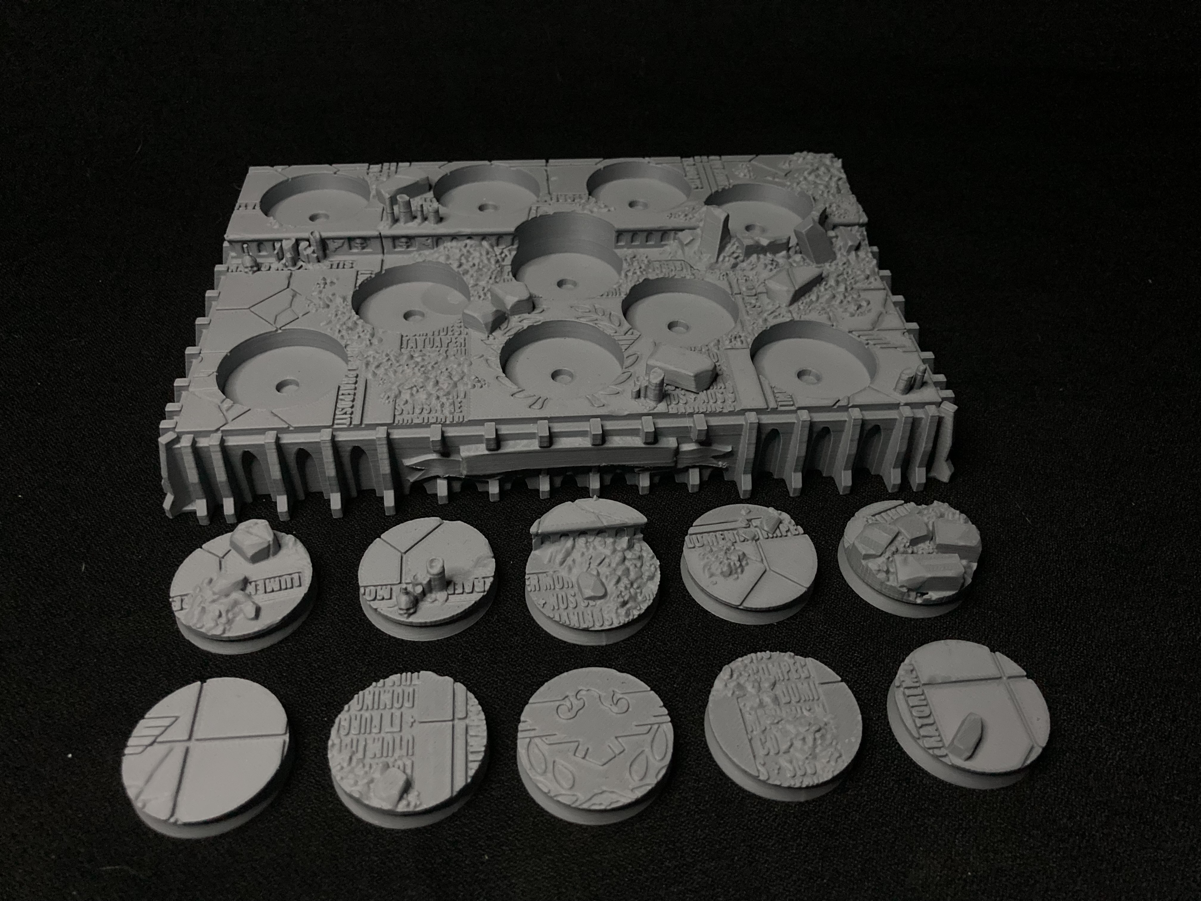 Imperial Display Plinth with 32mm bases