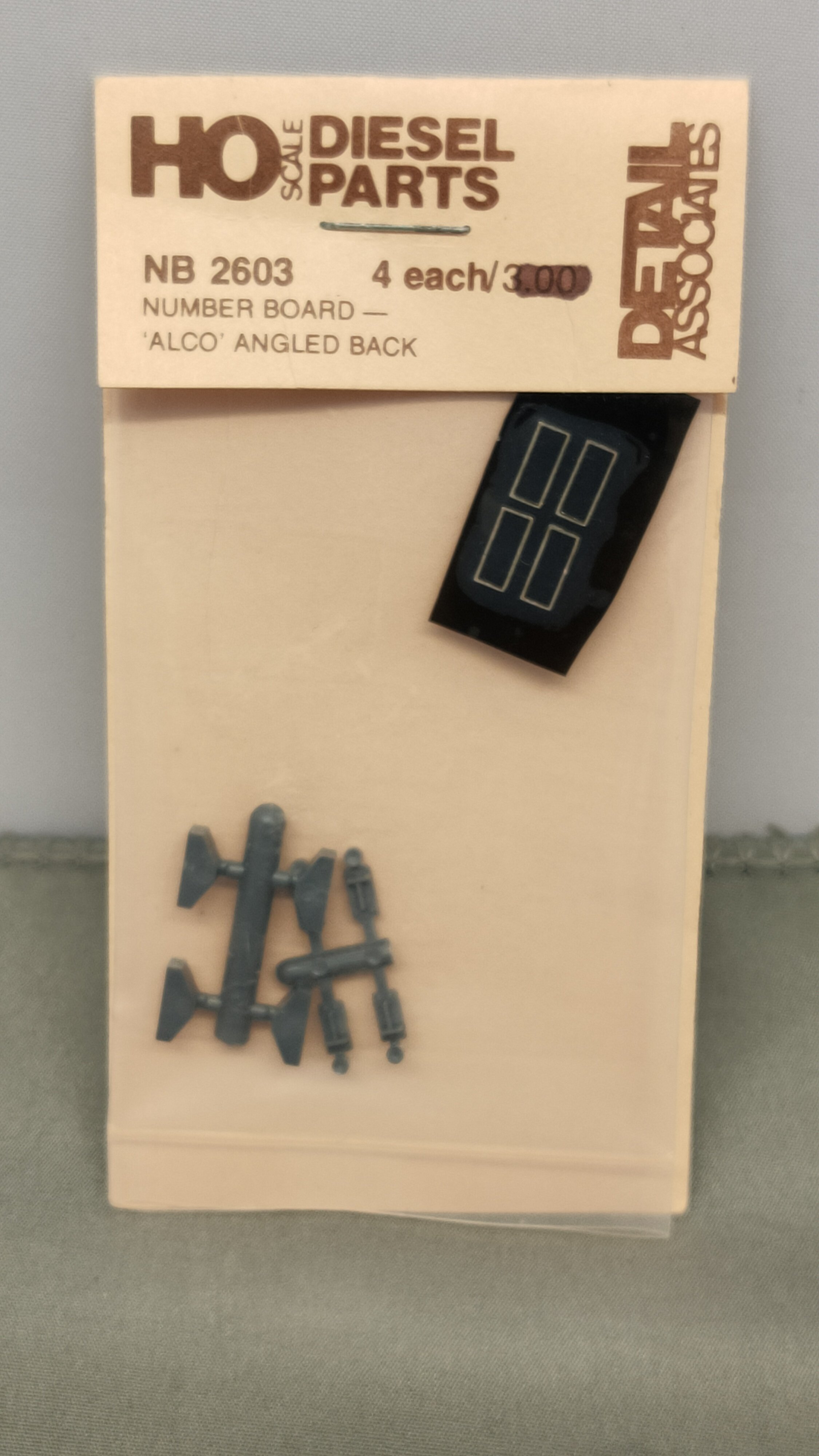 HO Scale Details West HL-386 1 Set SP GE Noselight and Emergency Car L – Sidetrack Hobby
