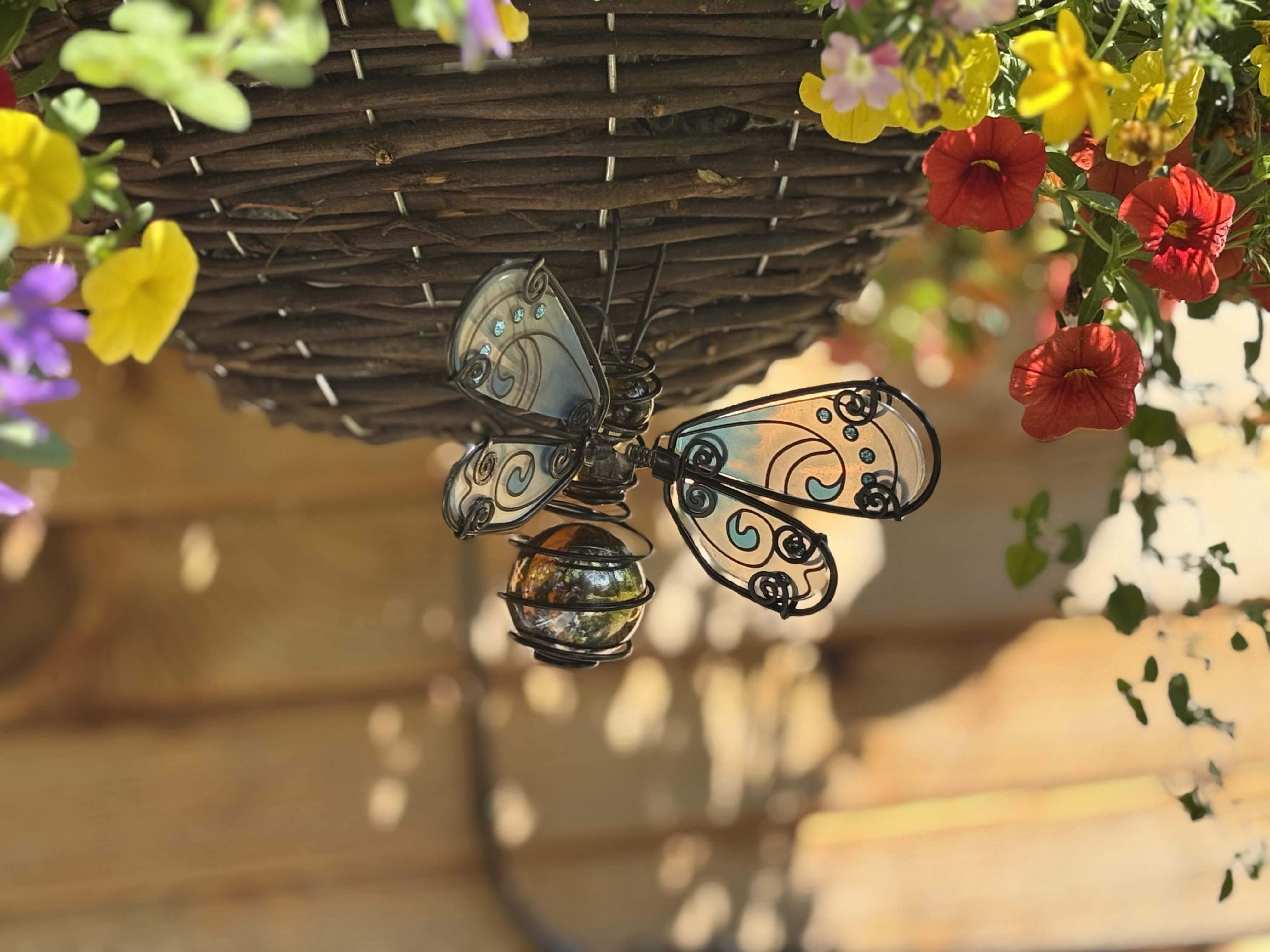 Glass Wing Honeybee Pot Hanger