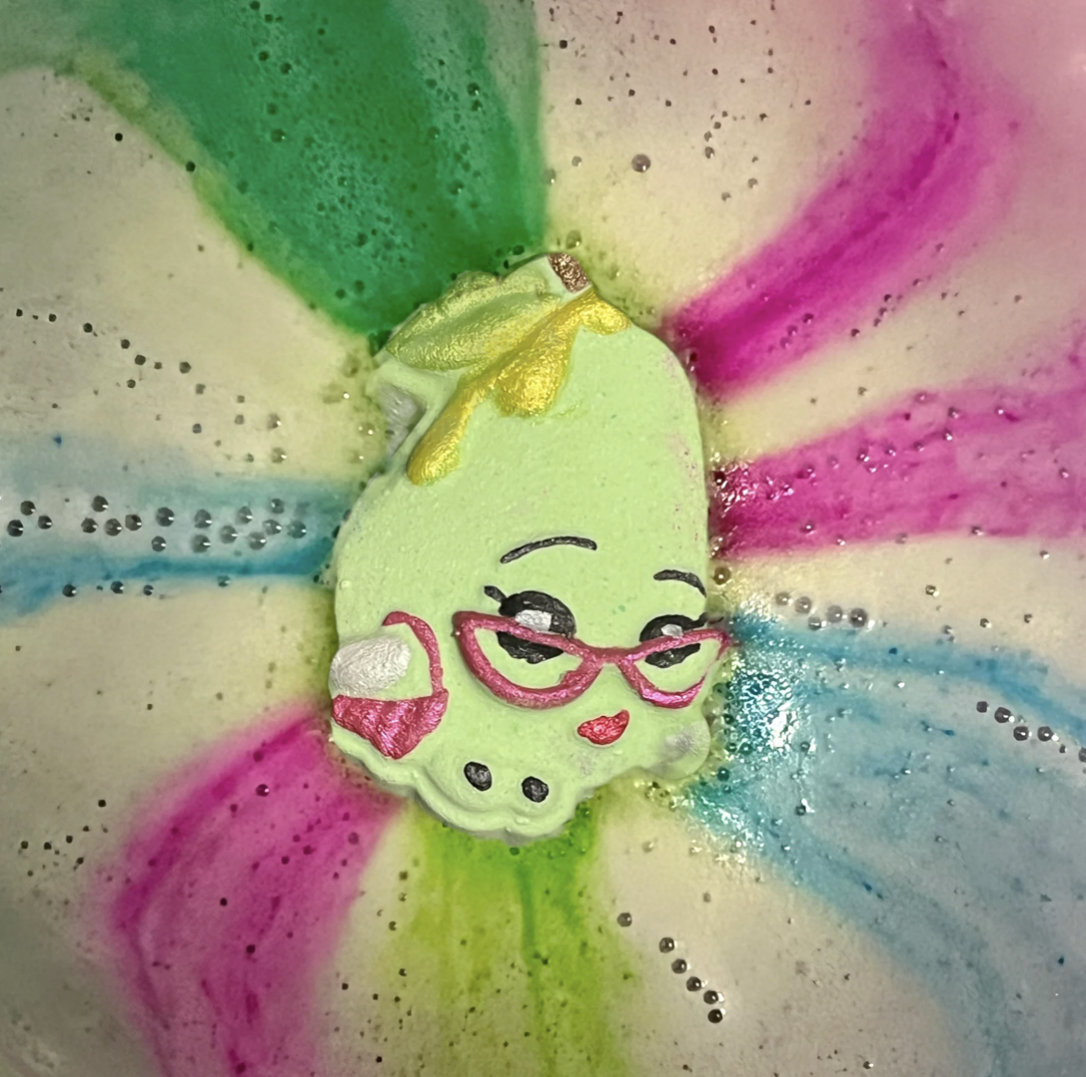 Little miss pear bath bomb