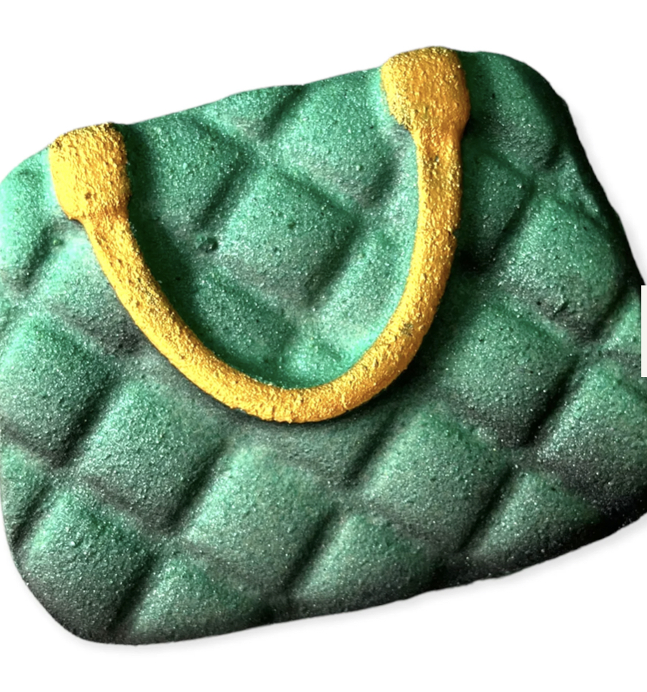 Decadent handbag bathbomb
