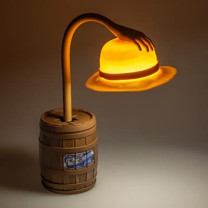 Straw Hat Posable Light