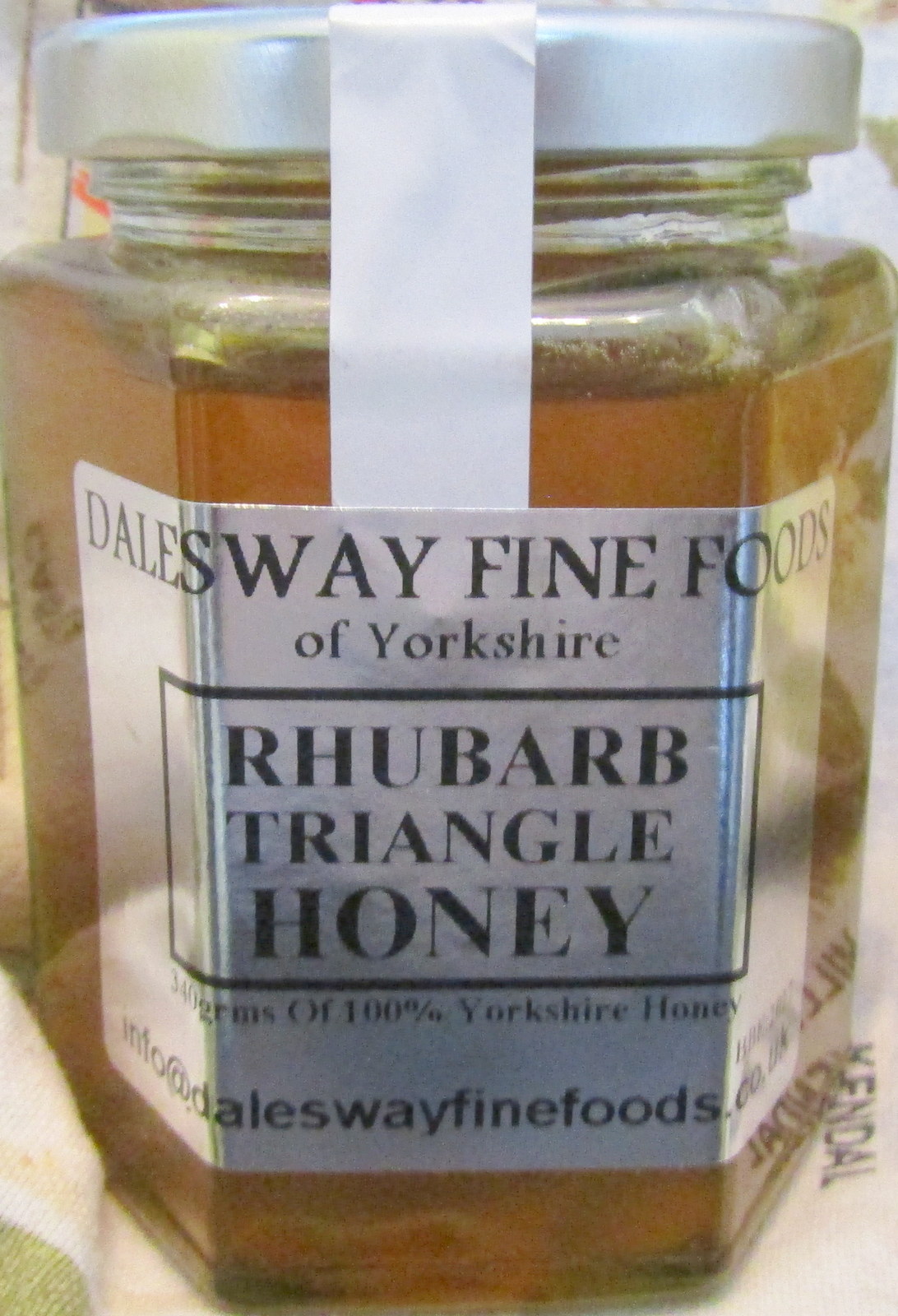RHUBARB TRIANGLE LOCAL HONEY