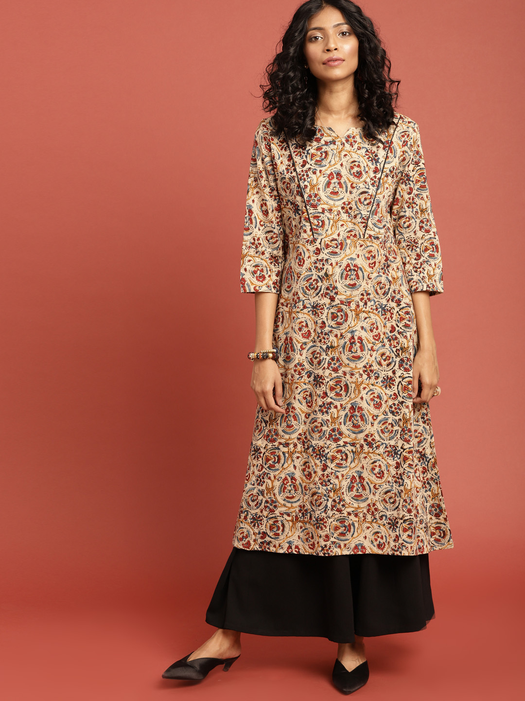 Beige & Maroon A-Line Kurta L