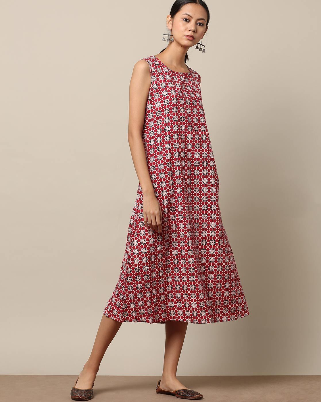 Sleeveless A-line Dress : L