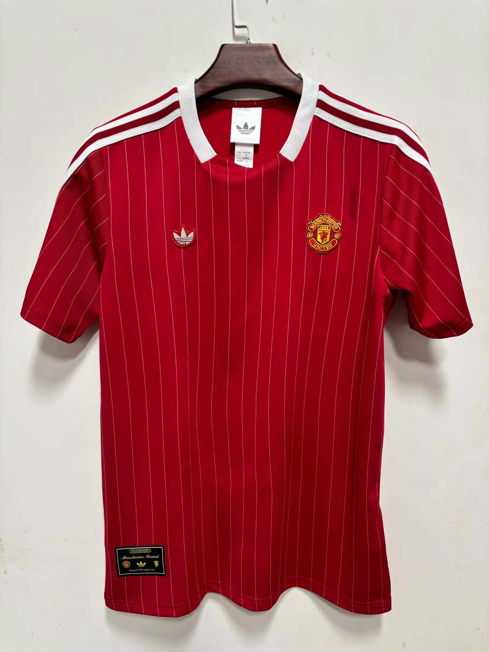 Manchester United adidas style