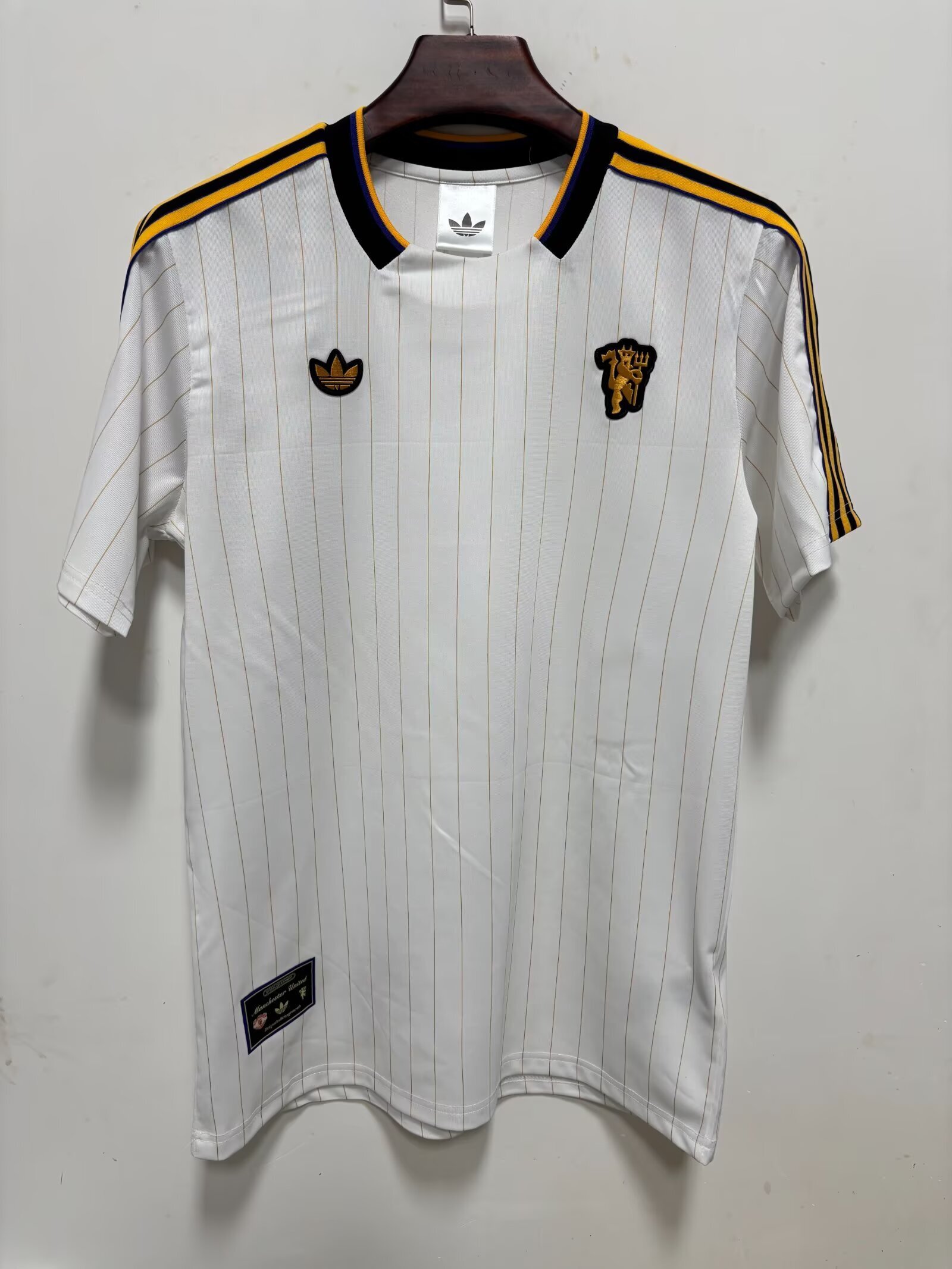 Manchester United adidas style