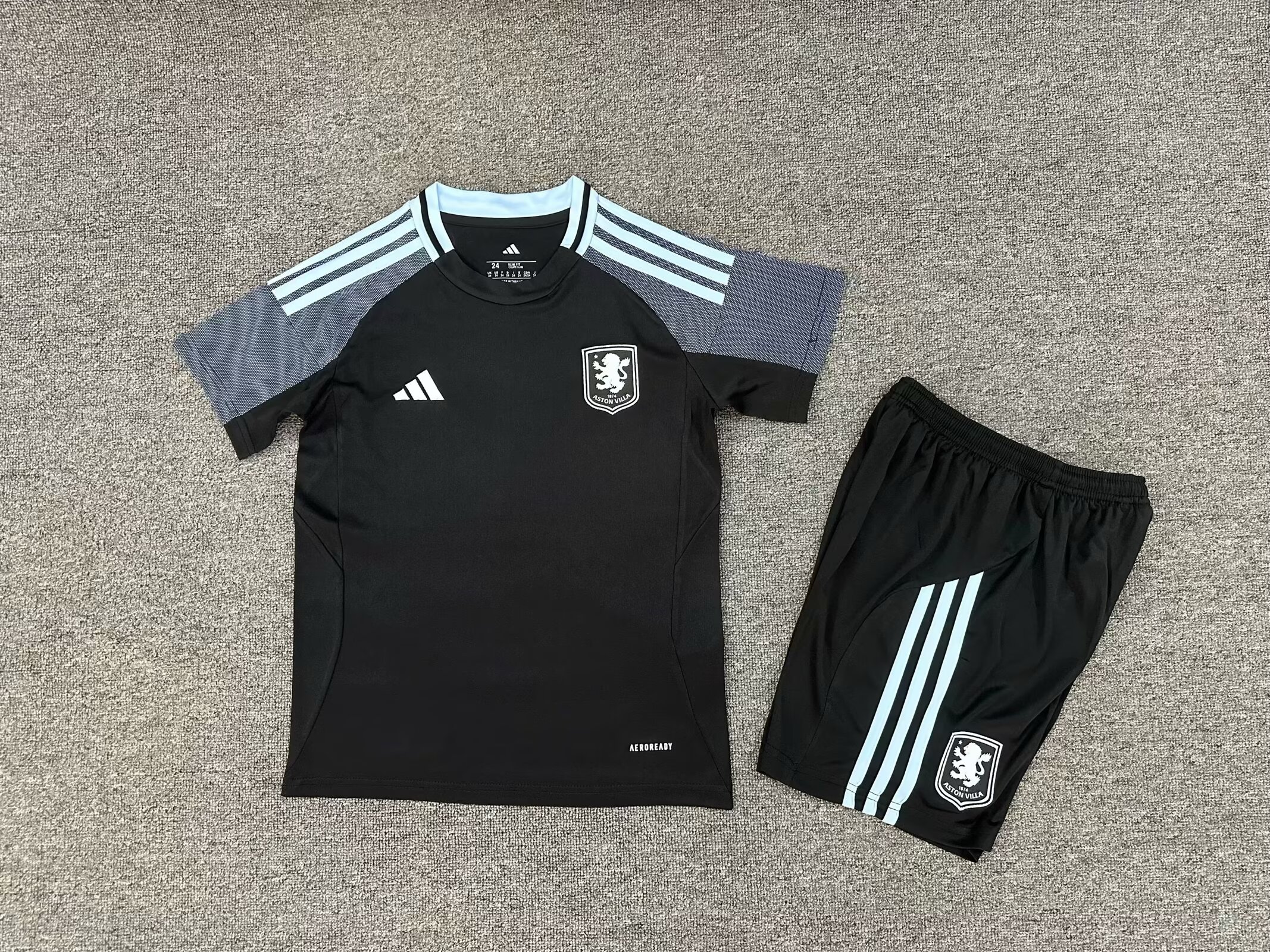 Aston Villa away kids