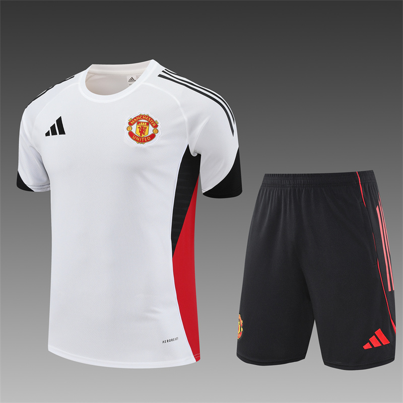 Manchester United training set