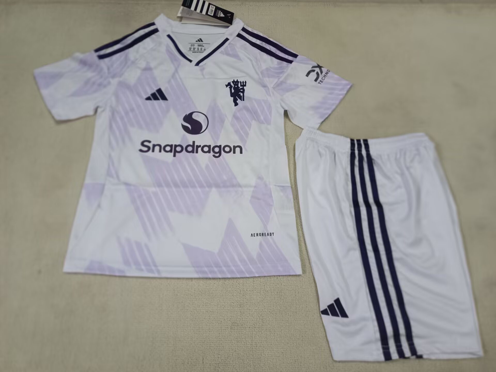 Manchester United away kids
