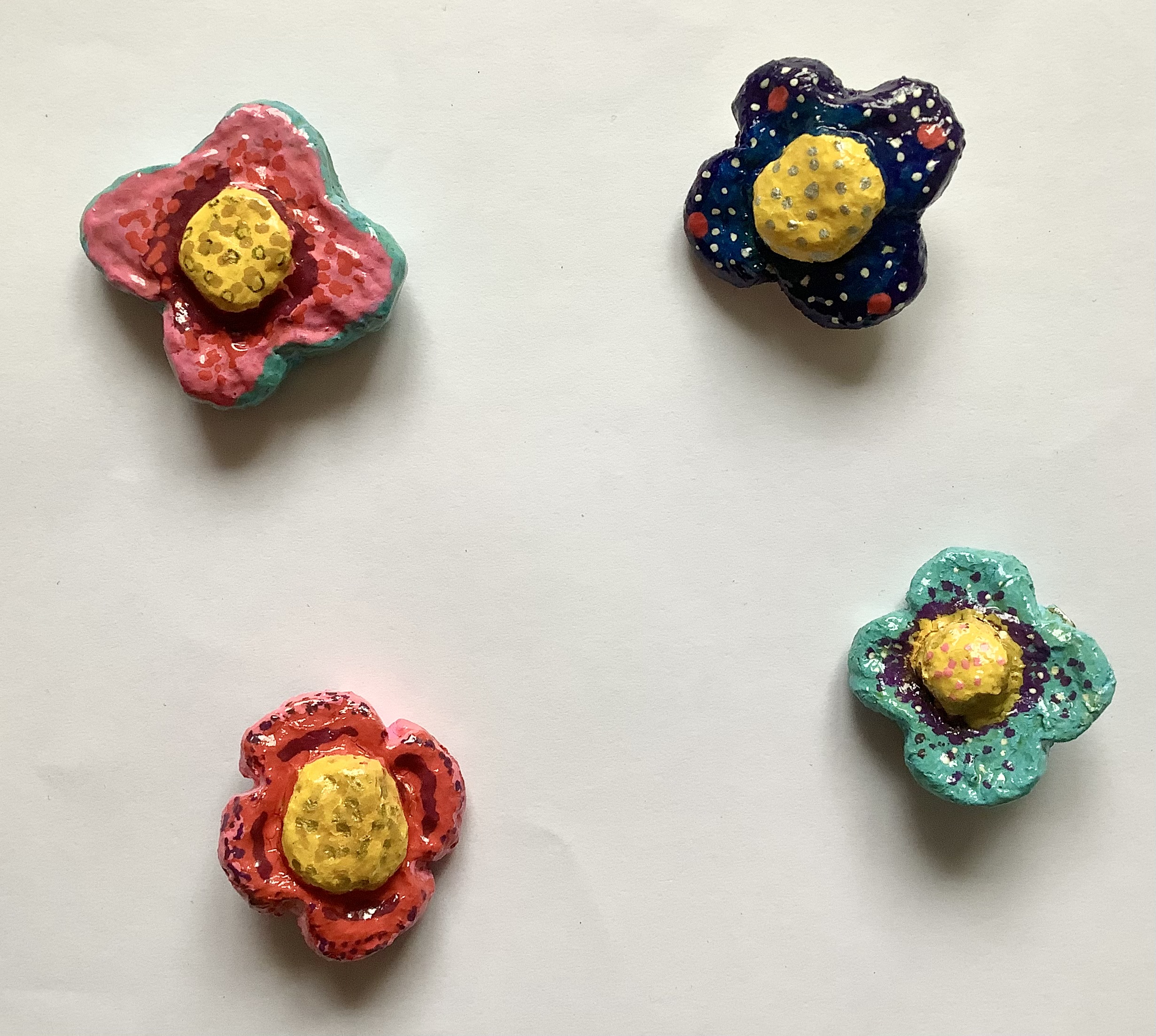 Florita brooches