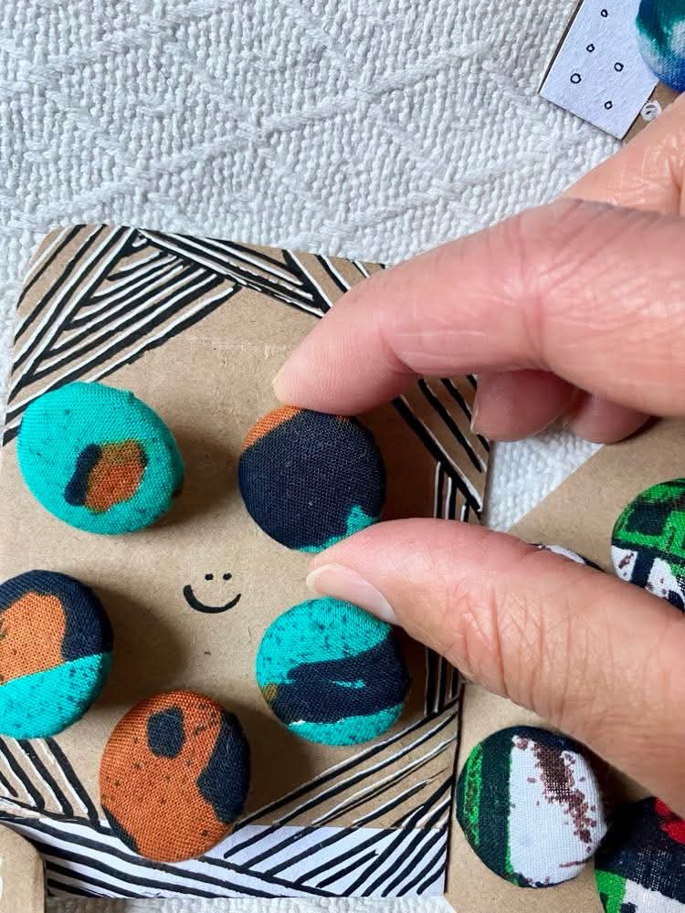 Medium button