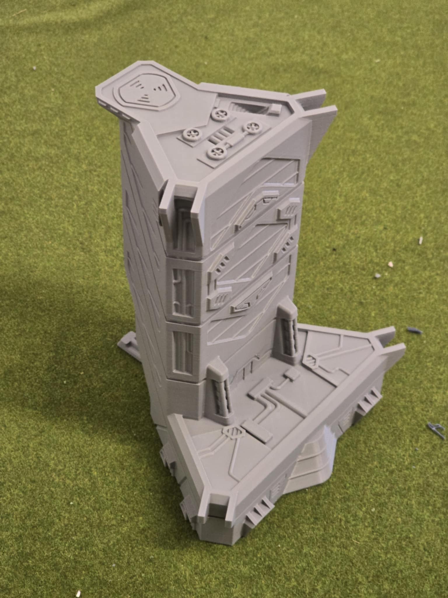 Omnicorp Plaza Single Piece 10mm