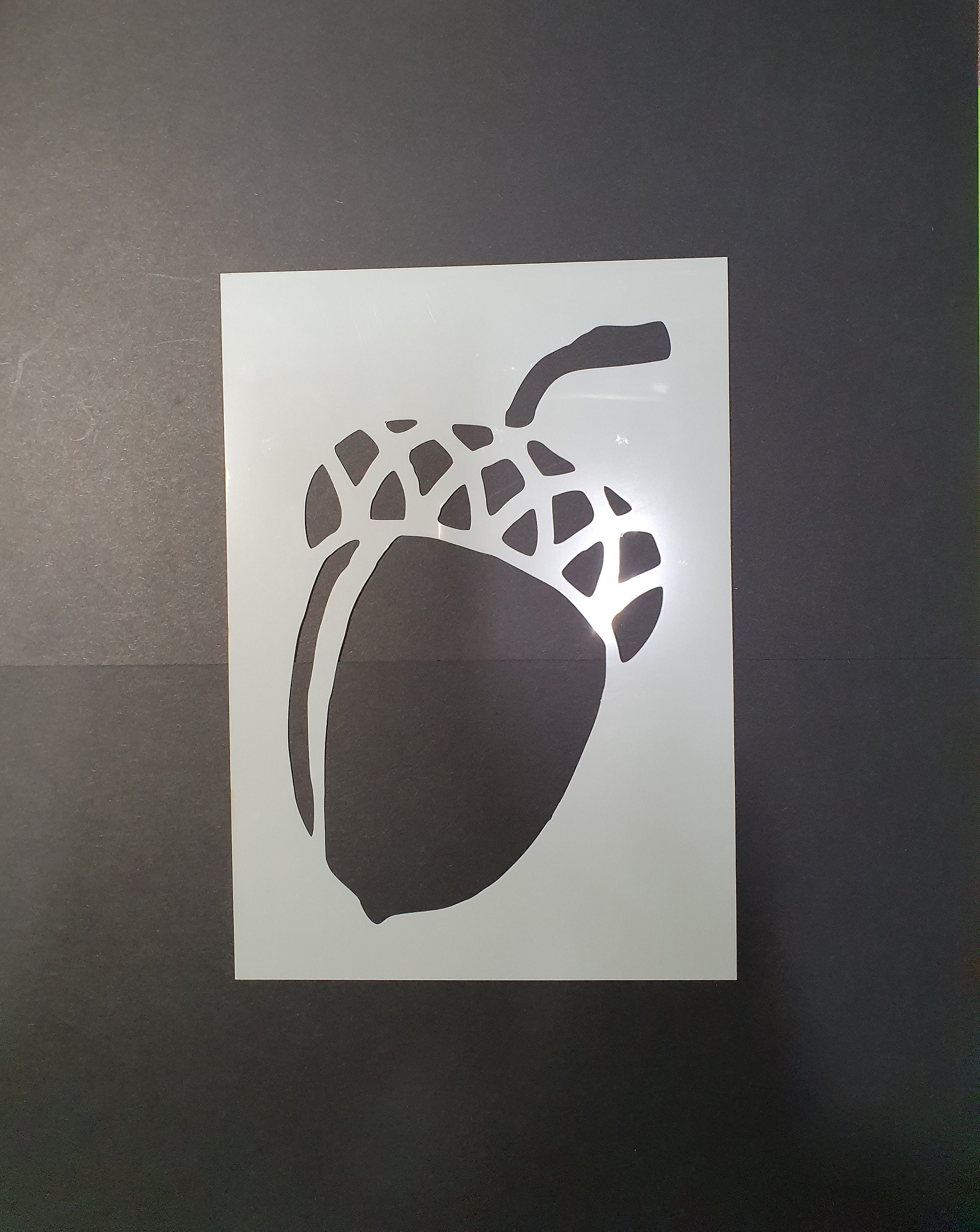 Acorn Stencil