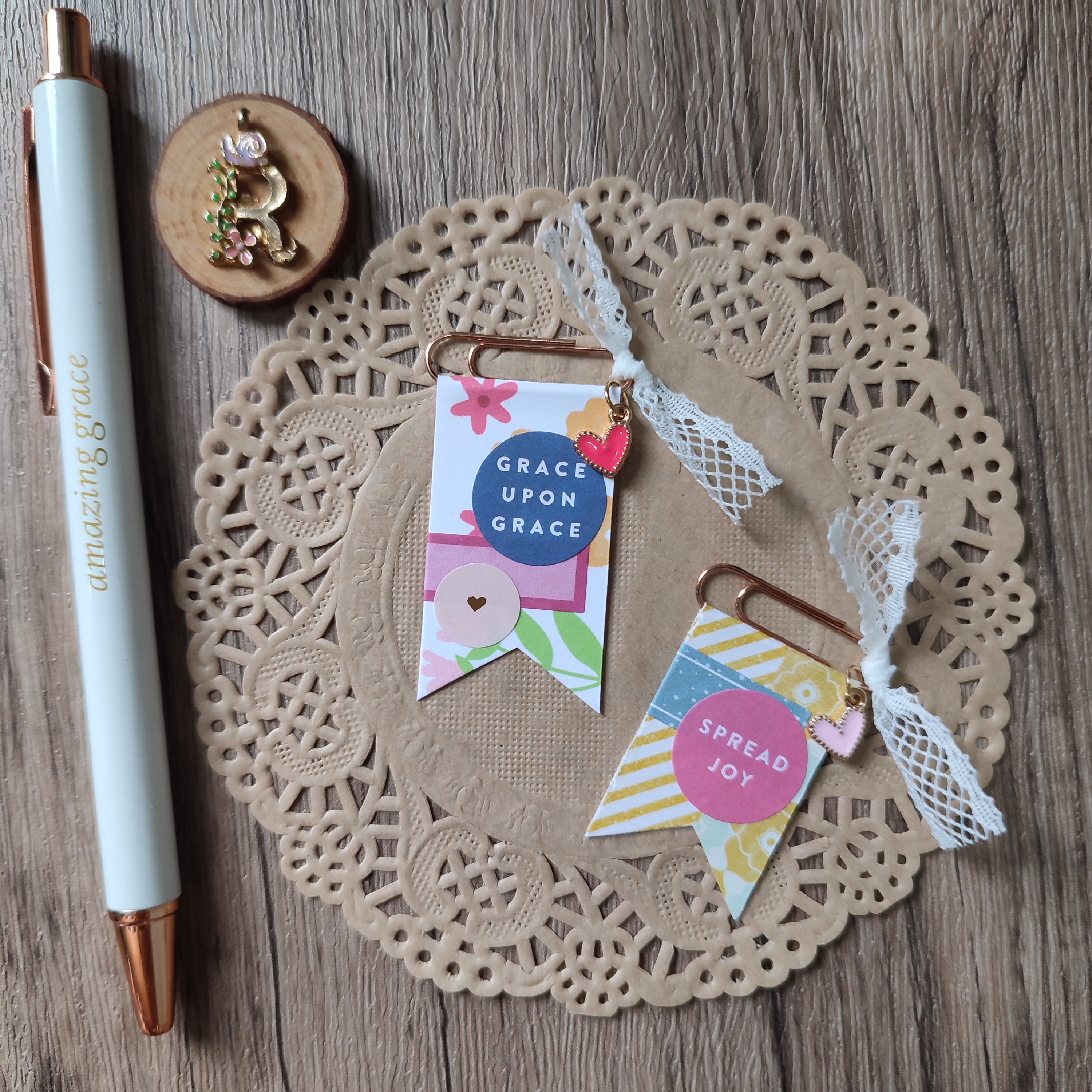 Small Paperclip Embellishments (Set 6)