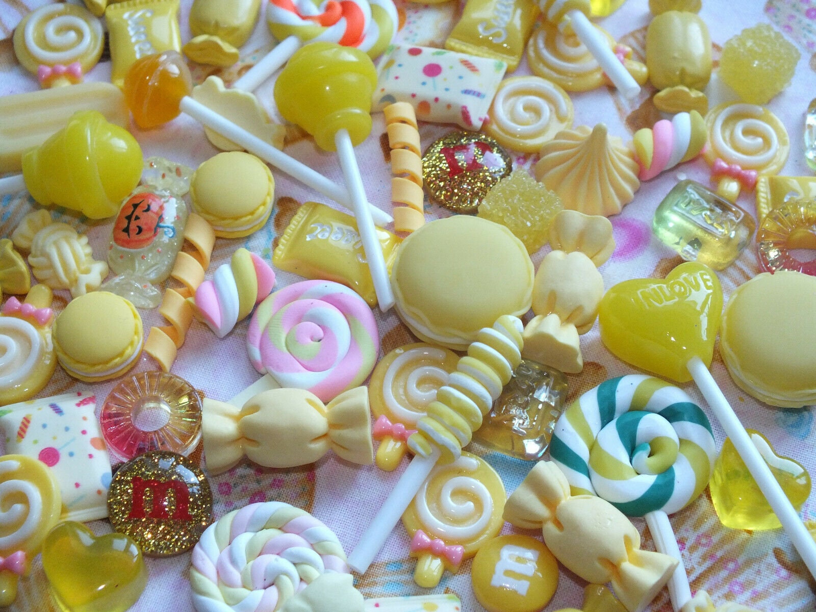 Yellow Mix 10pcs Candy Resin & Clay Lollipop Sweets Fake Flatback Food Charms Cabochon diy
