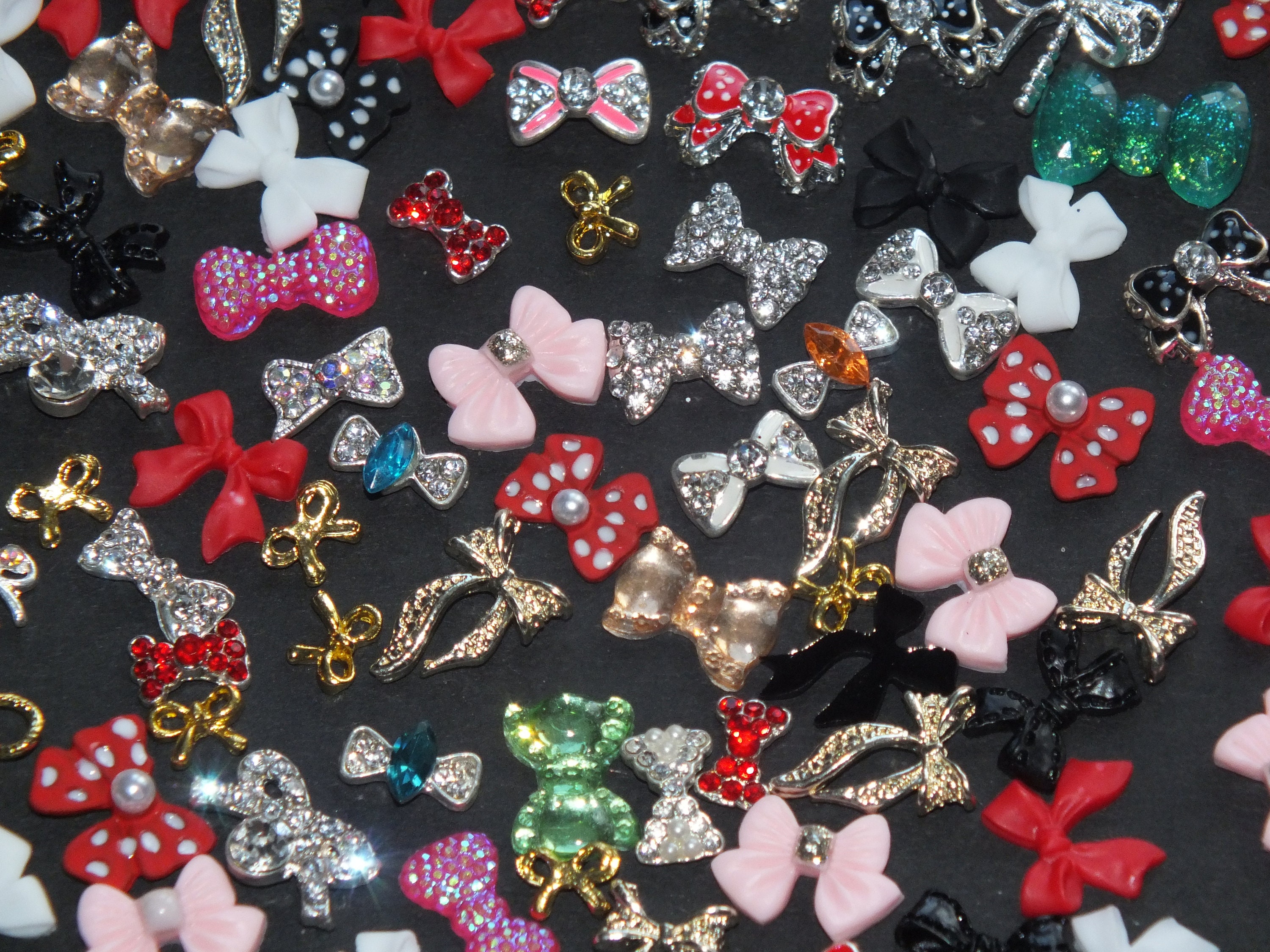 CLEARANCE 50 Pcs Random Mixed Resin & Metal Bows Bowknot Nail Art Alloy Charms