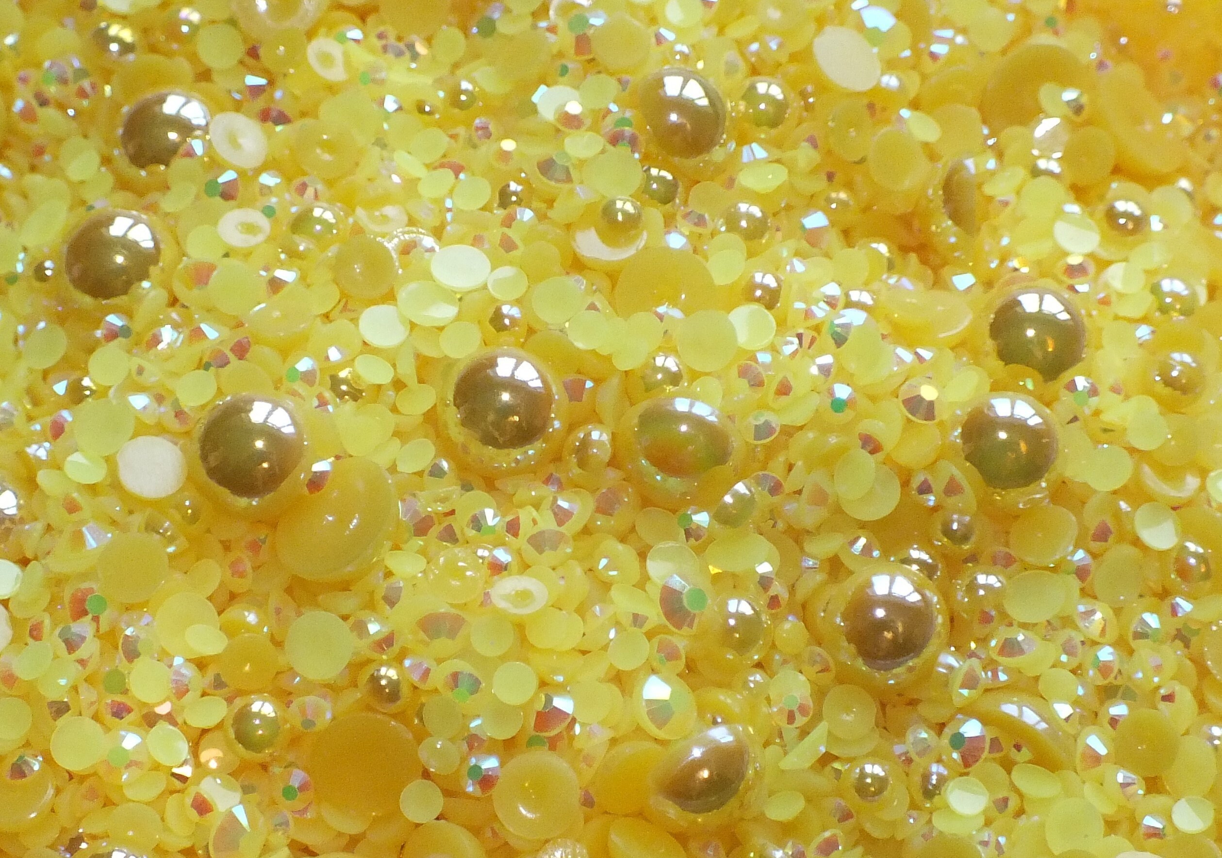 Daffodil Yellow 500pcs Mixed Acrylic Resin Faux Half Pearls Rhinestone Gems AB DIY