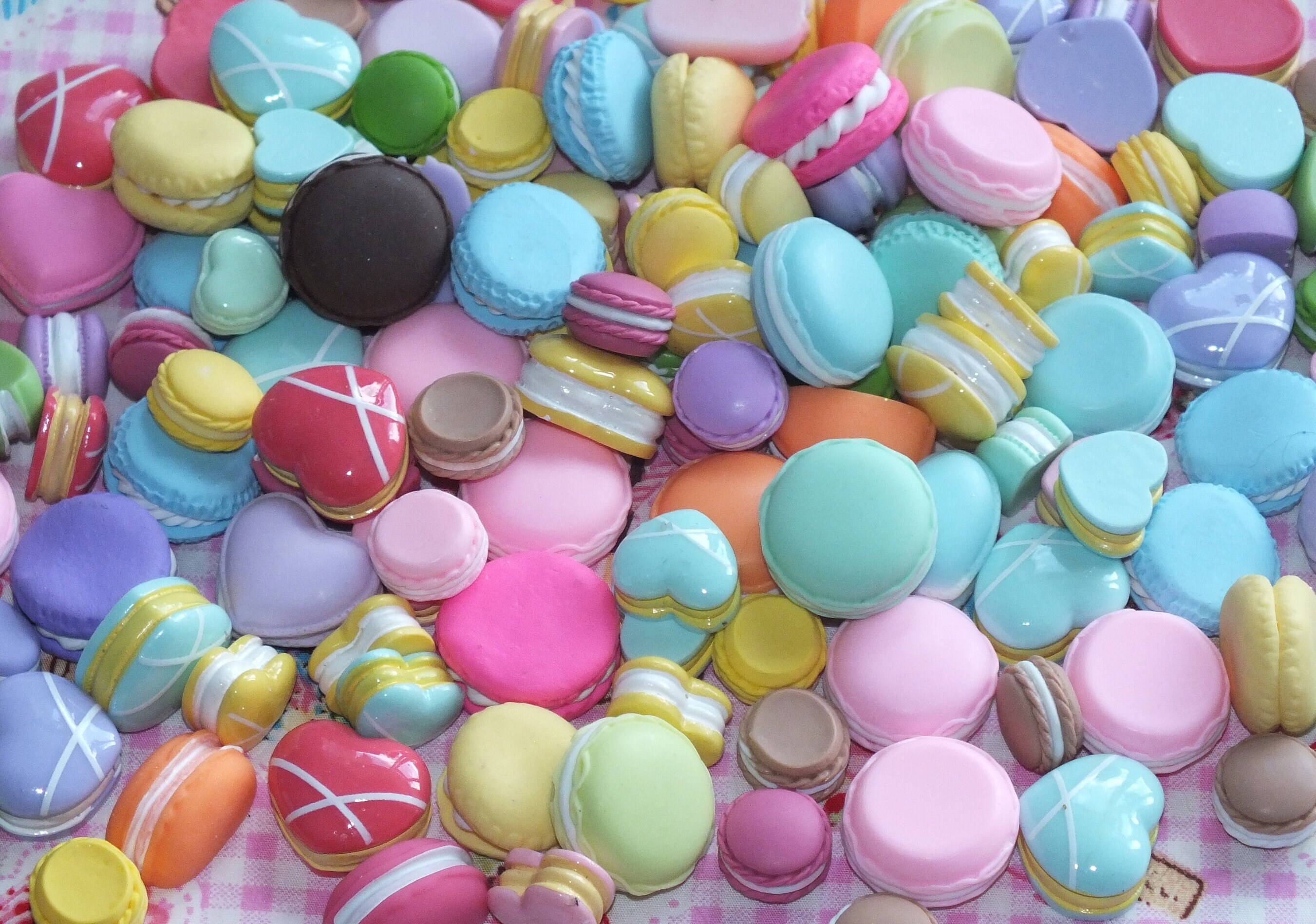 Fun Mixed Resin & Clay Macaroon Cakes Fake Flatback 3D Food Dolls House Charms Cabochon Choose Amoun