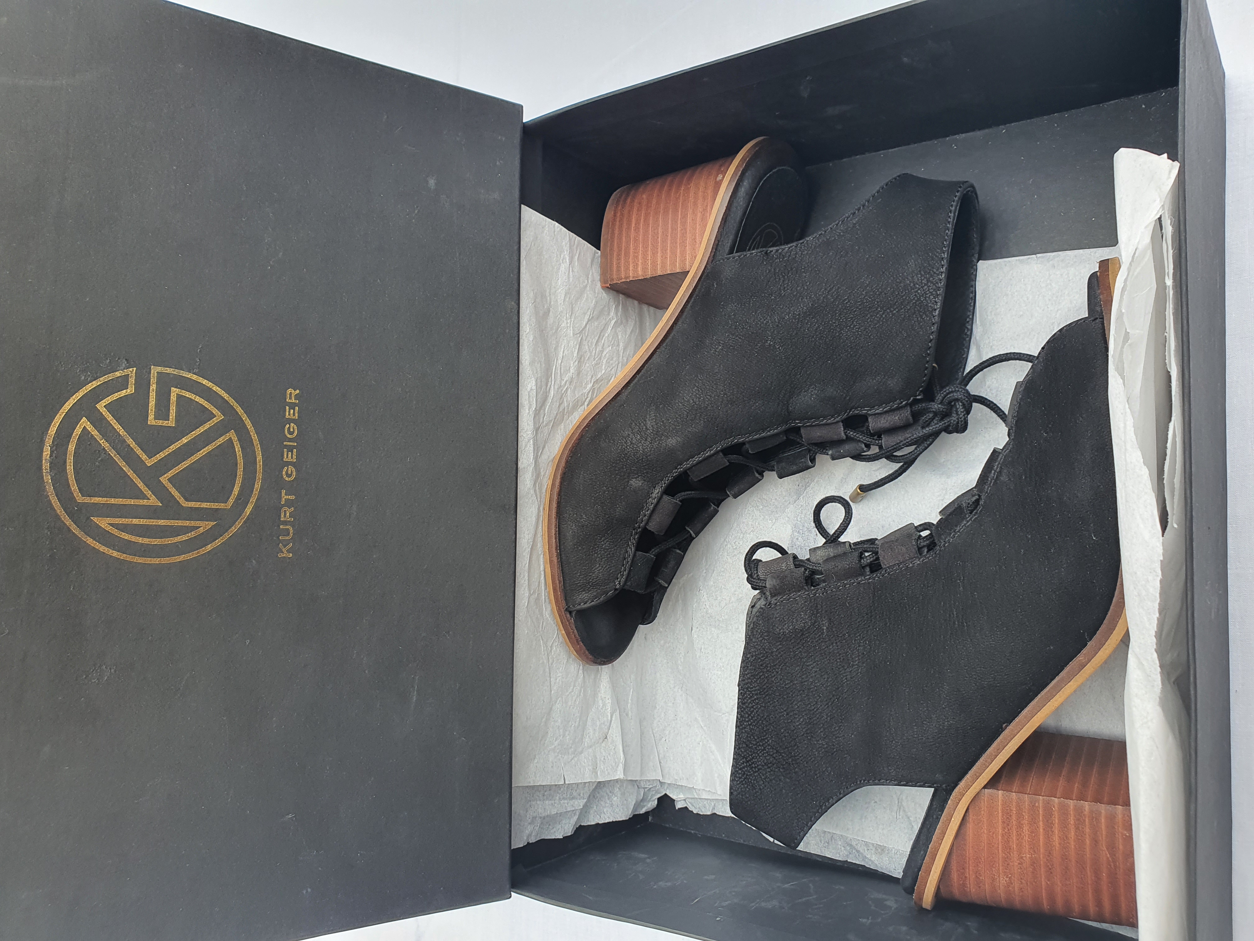 KURT GEIGER Black Leather Lace Heeled Shoe Size EU 37