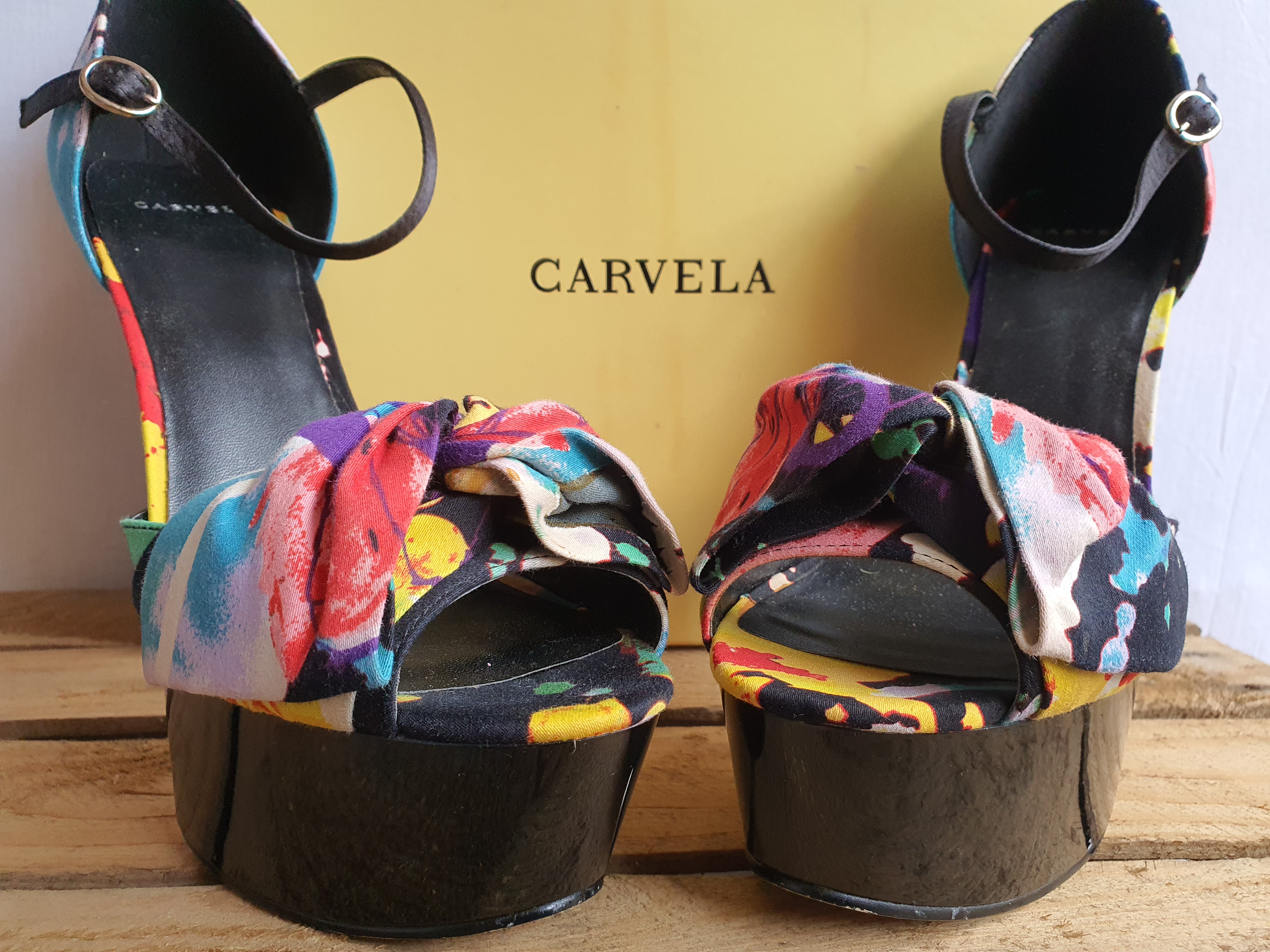 KURT GEIGER CARVELA Multi Coloured Heeled Block Shoe Size UK 6