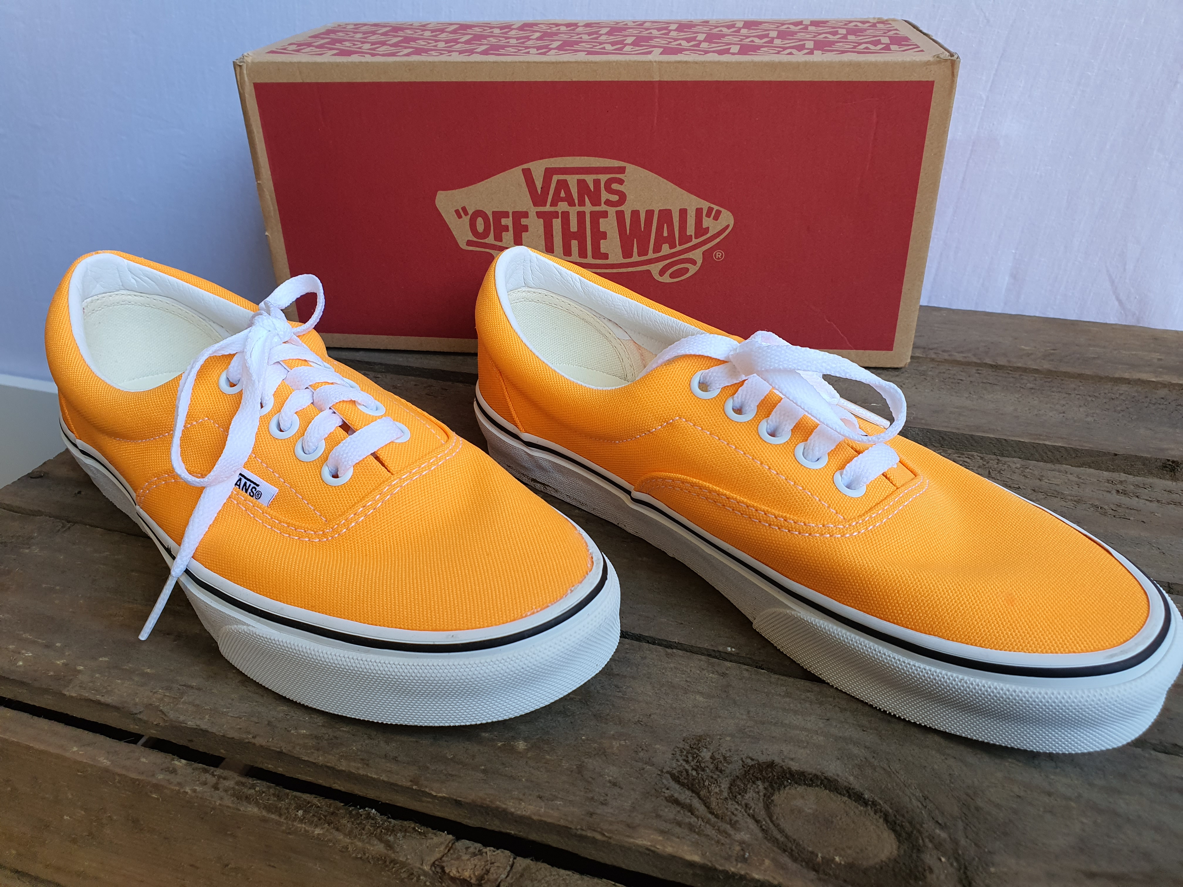 VANS Era Neon Orange Unisex Canvas Shoe Siz UK6