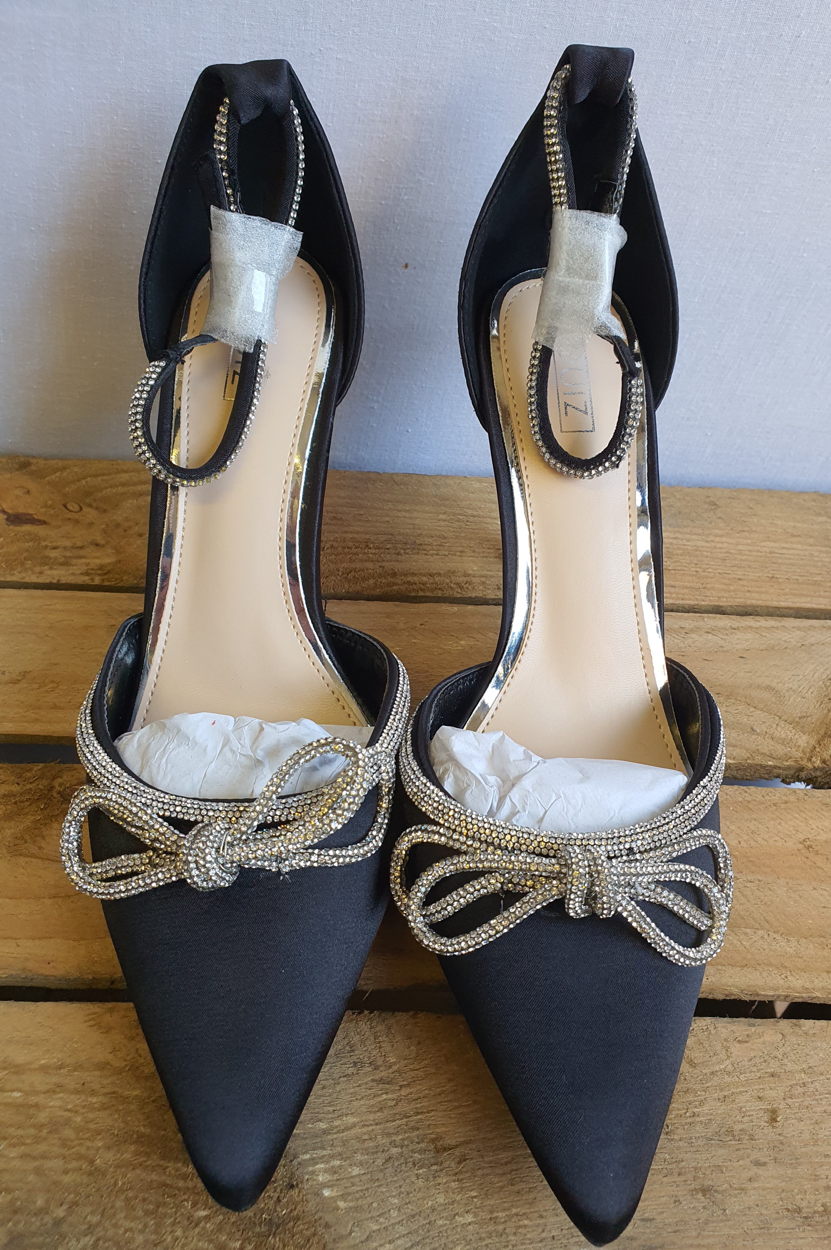 QUIZ Black Heeled Glitter and Diamante Court Shoes Size UK 8 - NEW