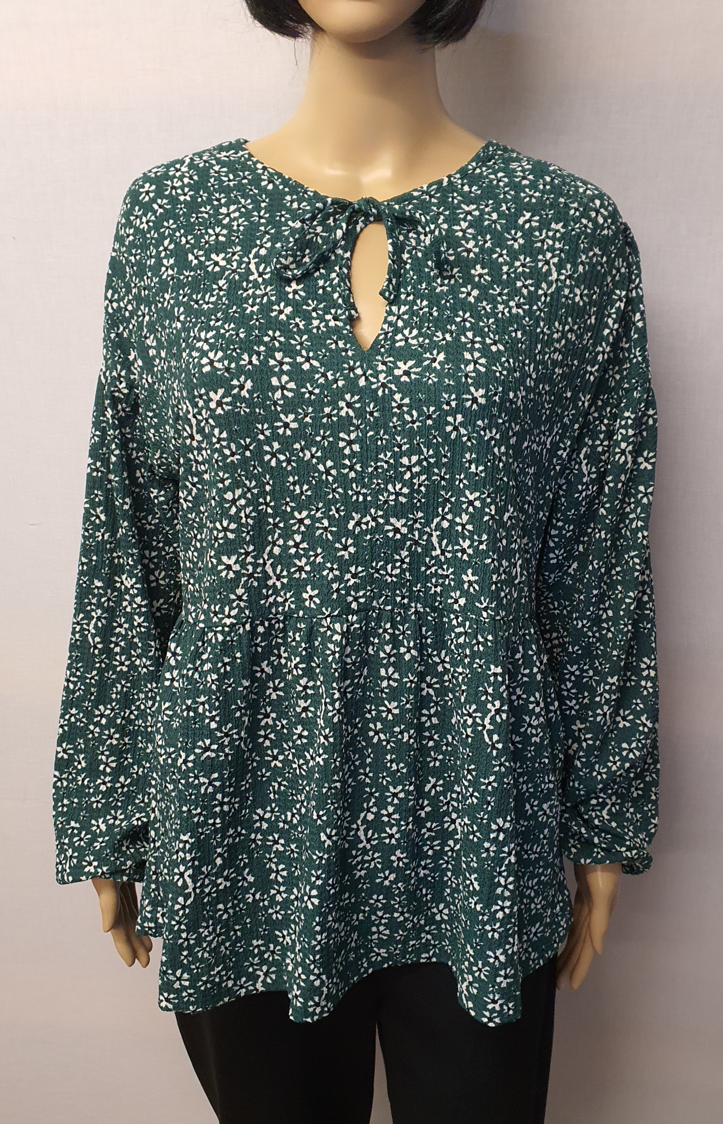 NEXT Green and White Flower L/Sleeve Top Size UK 14 - NEW