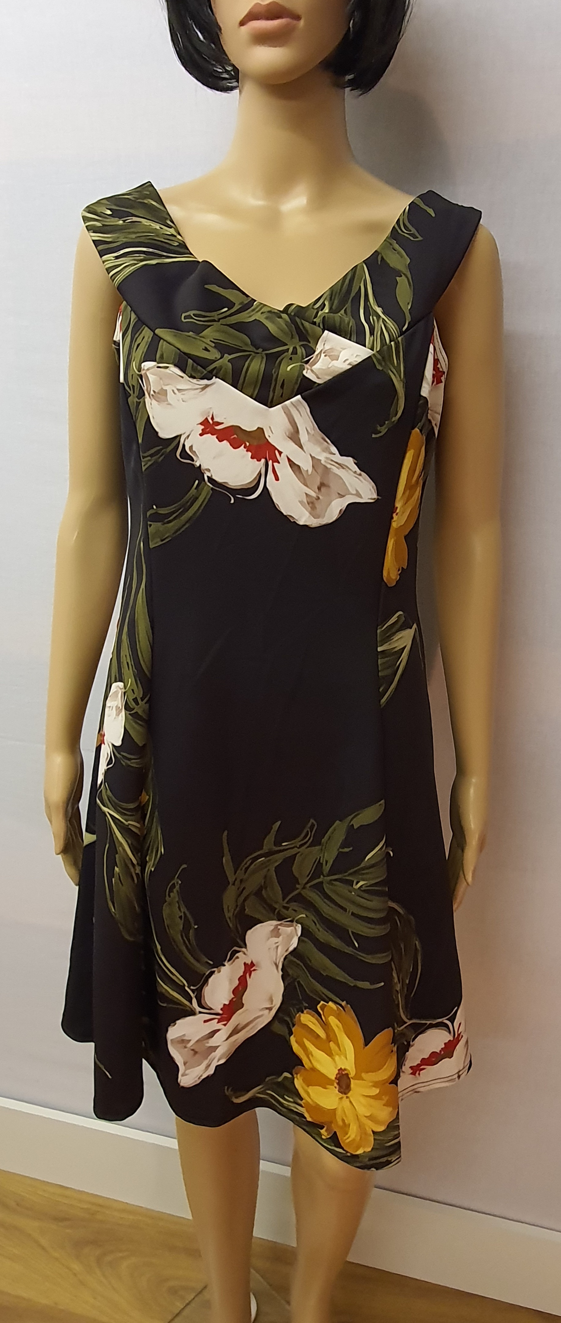 QUIZ Black Sleeveless Flower Dress Size UK16
