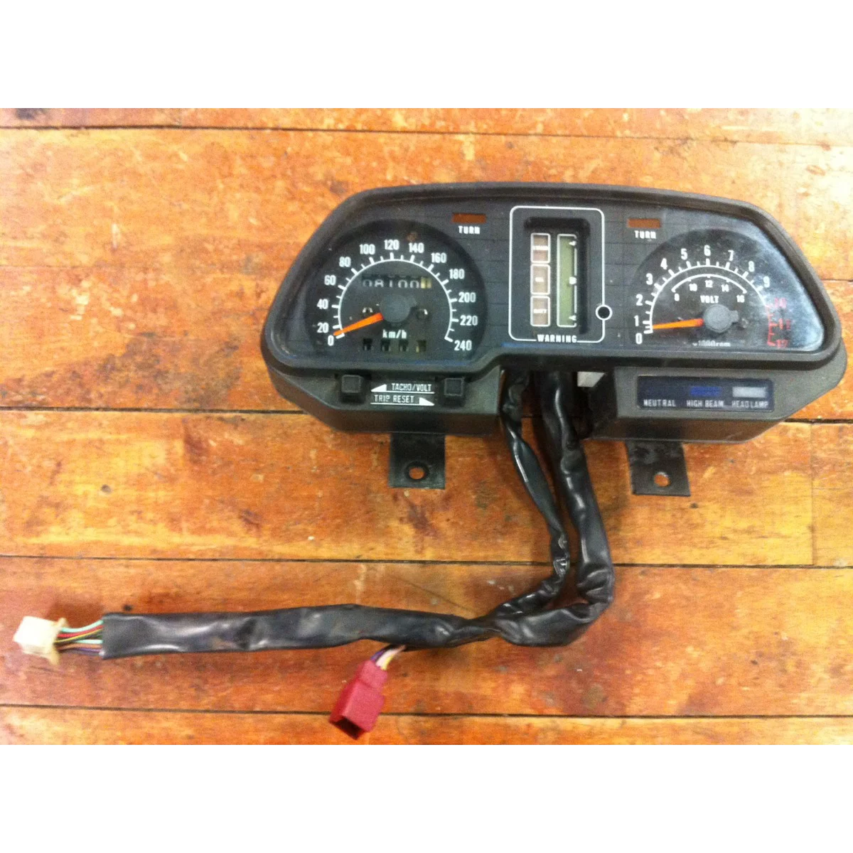 1981-82 Kawasaki GPZ550 Z550GP Instrument Panel Gauge Cluster