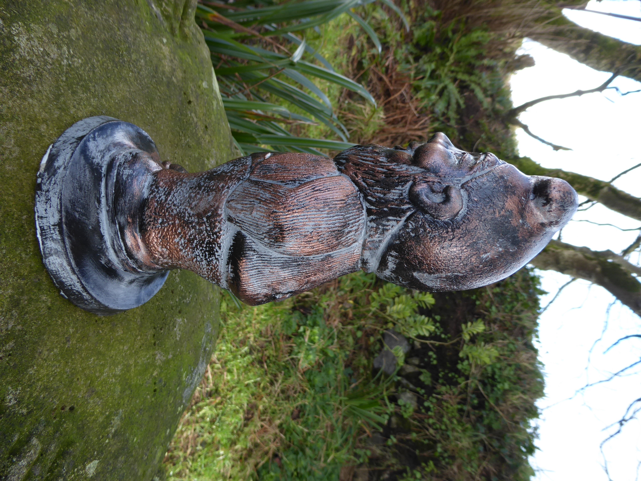 Aged Bronze Effect Hand Painted Garden Gnome Hand Crafted Cast Stone Dwarf Garden Ornament 23cm tall