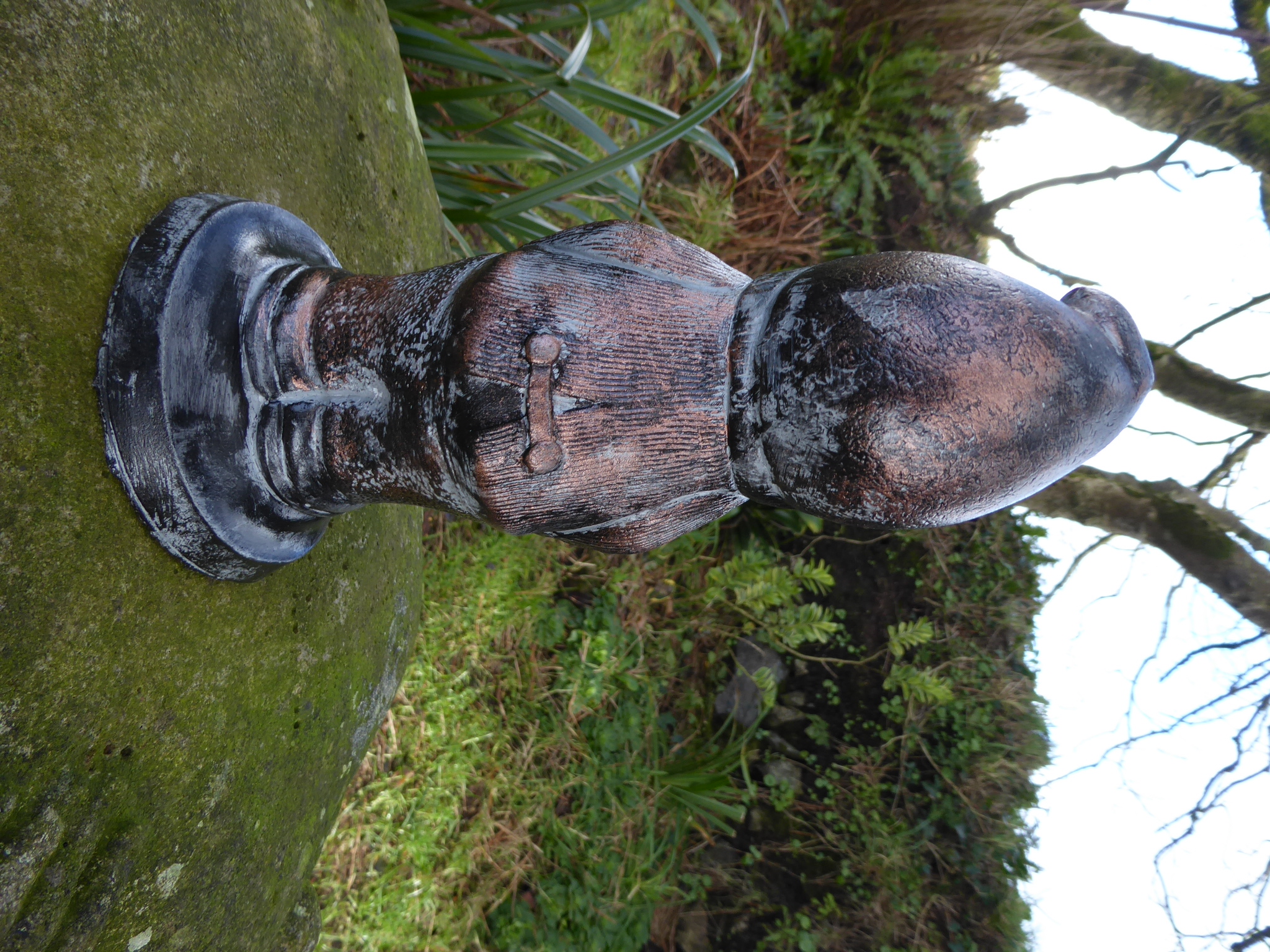 Aged Bronze Effect Hand Painted Garden Gnome Hand Crafted Cast Stone Dwarf Garden Ornament 23cm tall