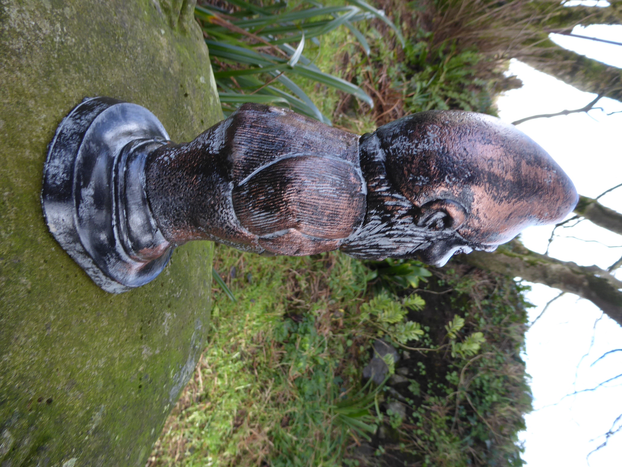 Aged Bronze Effect Hand Painted Garden Gnome Hand Crafted Cast Stone Dwarf Garden Ornament 23cm tall