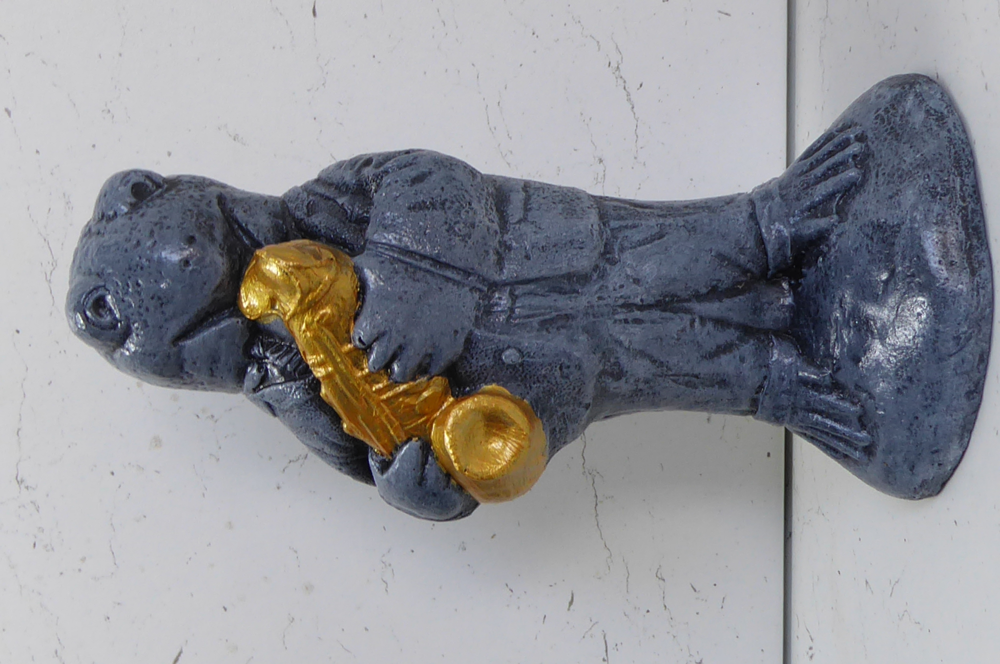 Frog Saxophone Player Aged Effect with Brass Coloured Sax Detail Cast Stone Garden Ornament
