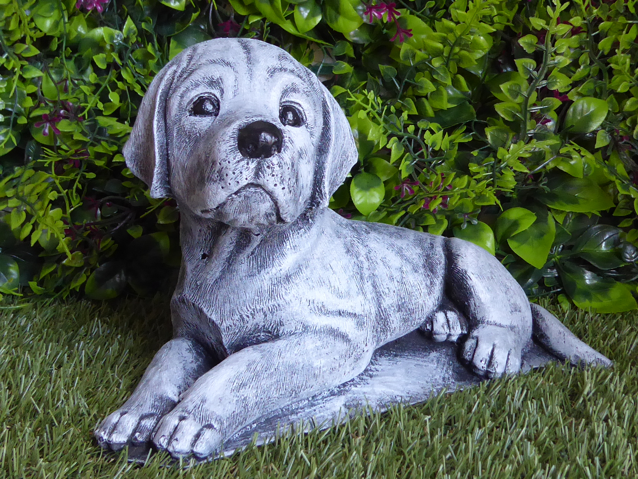 Handcrafted Cute Laying Labrador Dog Cast Stone Garden Ornament Garden Statue 22cm long
