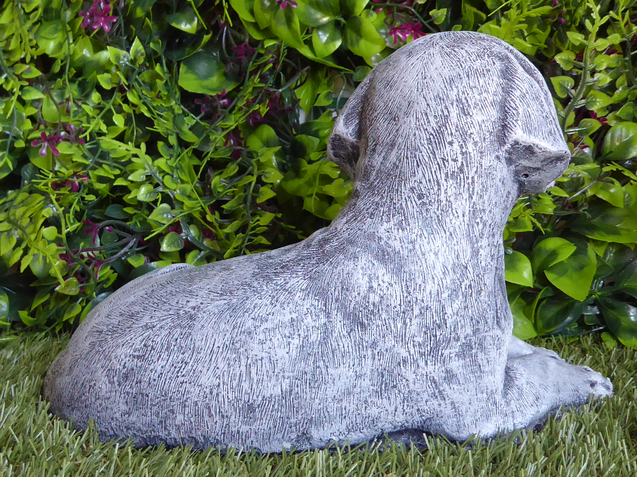Handcrafted Cute Laying Labrador Dog Cast Stone Garden Ornament Garden Statue 22cm long
