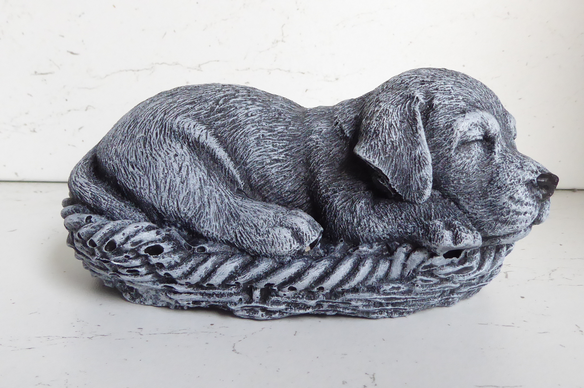 Handcrafted Cute Labrador in Basket Cast Stone Garden Ornament Aged Effect 15cm