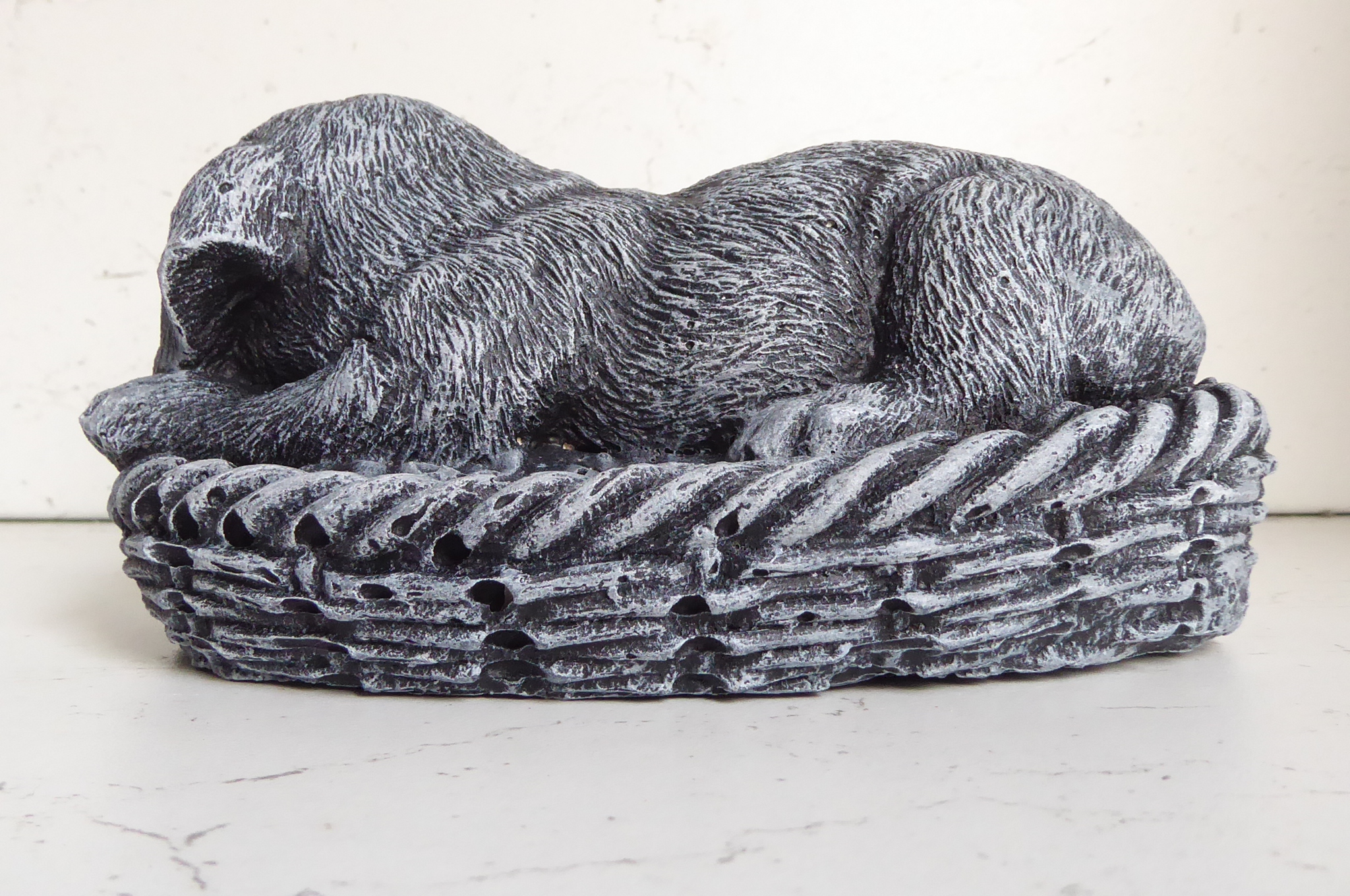 Handcrafted Cute Labrador in Basket Cast Stone Garden Ornament Aged Effect 15cm
