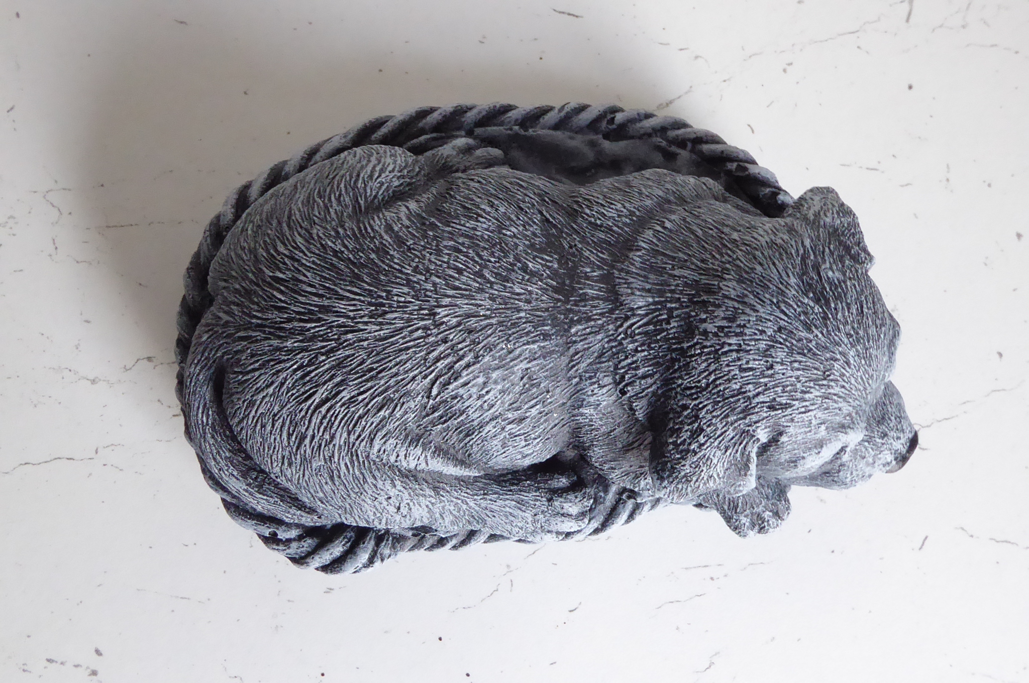 Handcrafted Cute Labrador in Basket Cast Stone Garden Ornament Aged Effect 15cm