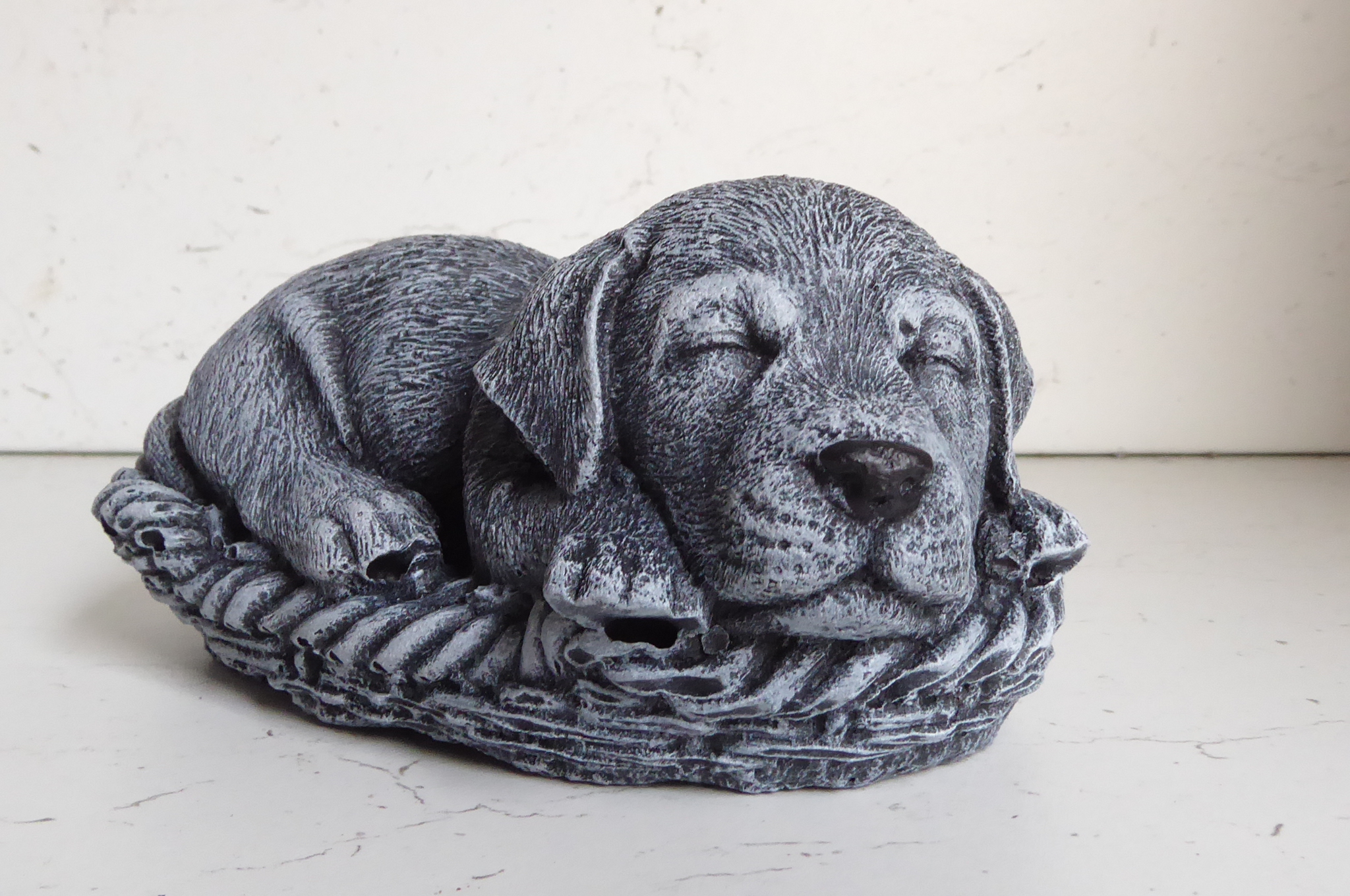 Handcrafted Cute Labrador in Basket Cast Stone Garden Ornament Aged Effect 15cm
