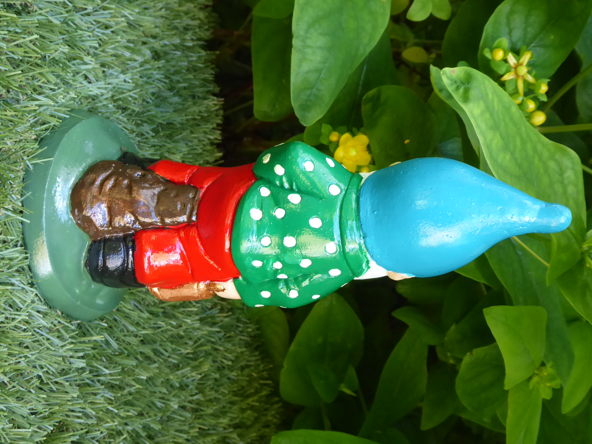 Handcrafted Garden Gnome with copper coloured lantern 20cm tall Cast Stone (concrete) Dwarf Garden O