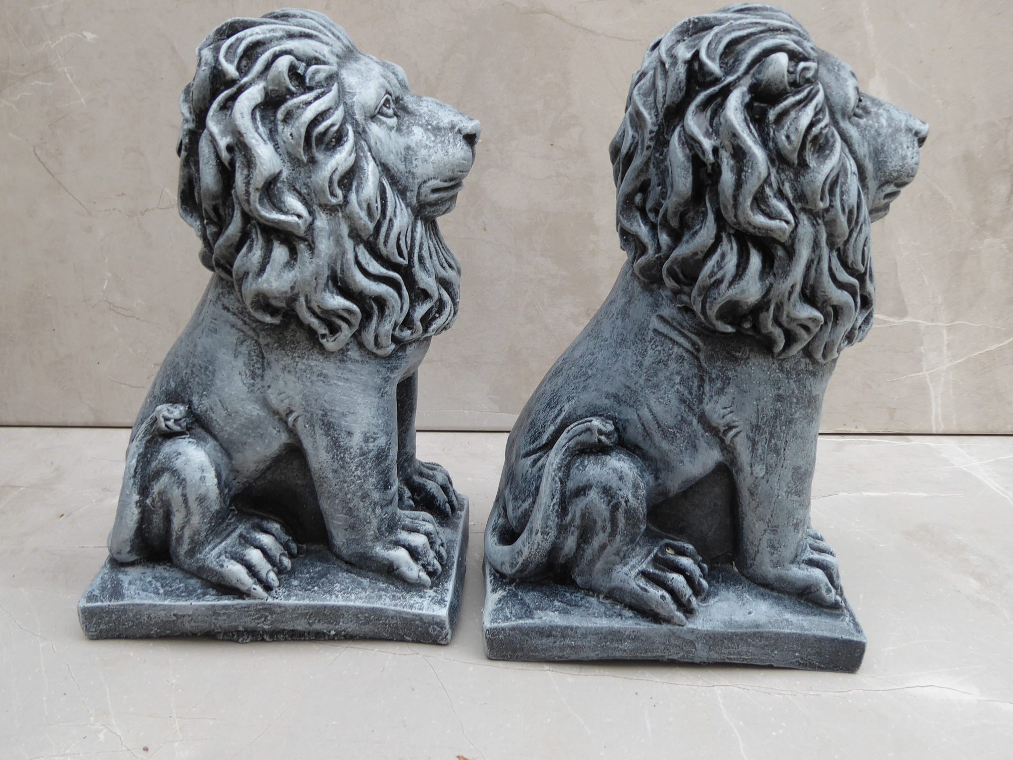 Regal Pair of Cast Stone Sitting Lions Garden Ornaments Garden Statues 20cm Tall